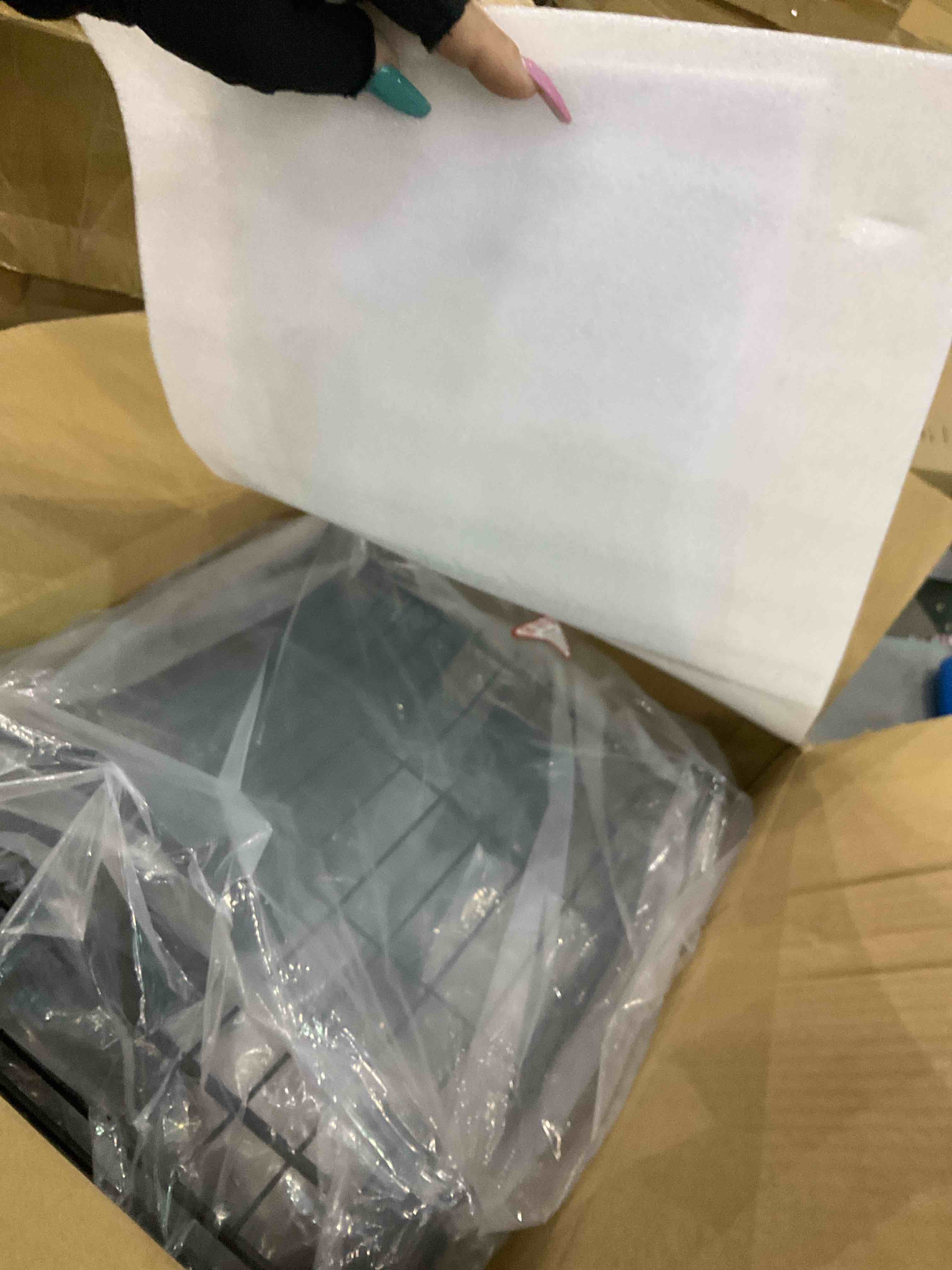 https://s3.amazonaws.com/lotting-images-prod/BargainHunt/EXS01130868_1707223382629.jpeg