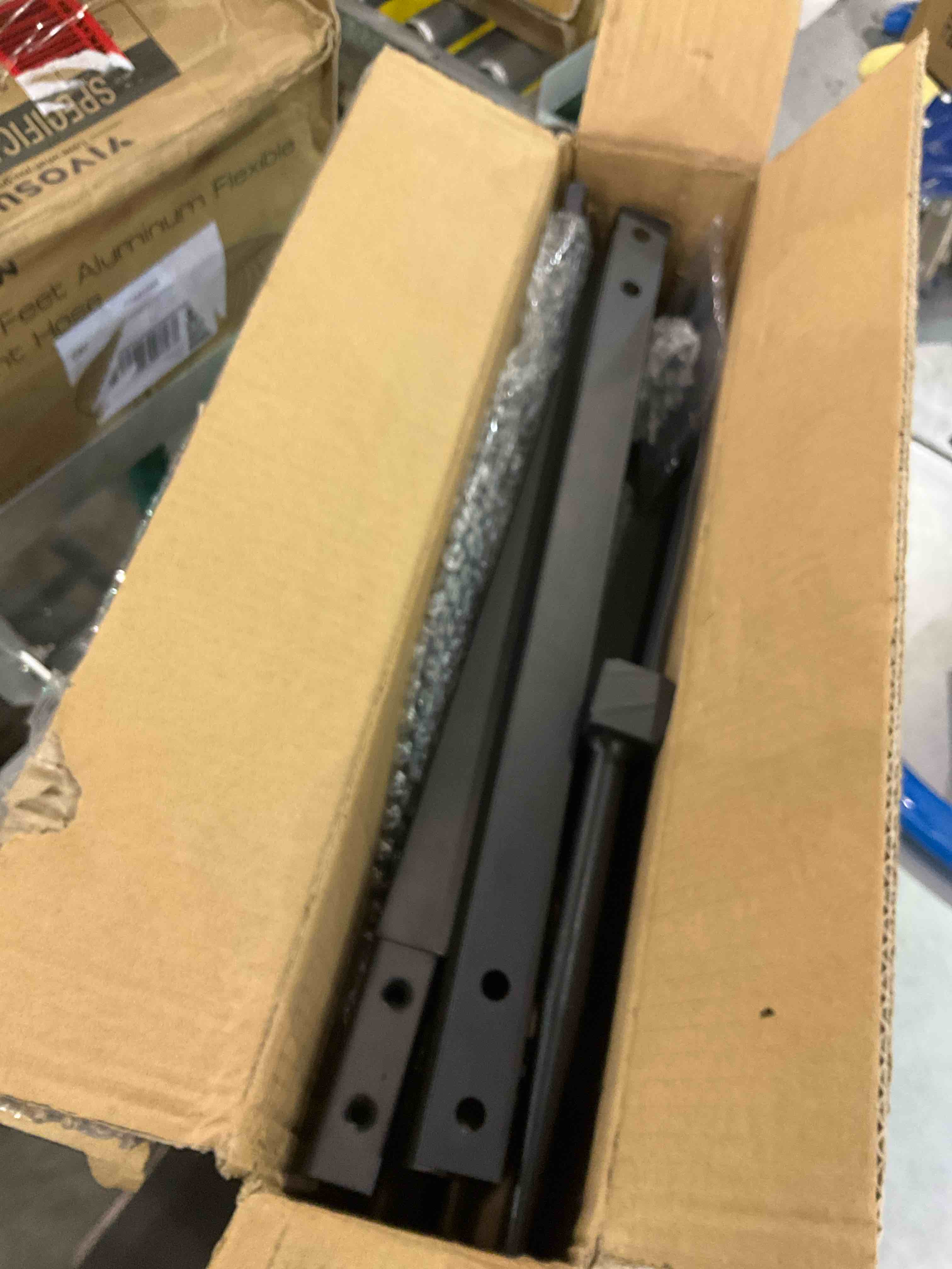 https://s3.amazonaws.com/lotting-images-prod/BargainHunt/EXS01130892_1707226688953.jpeg