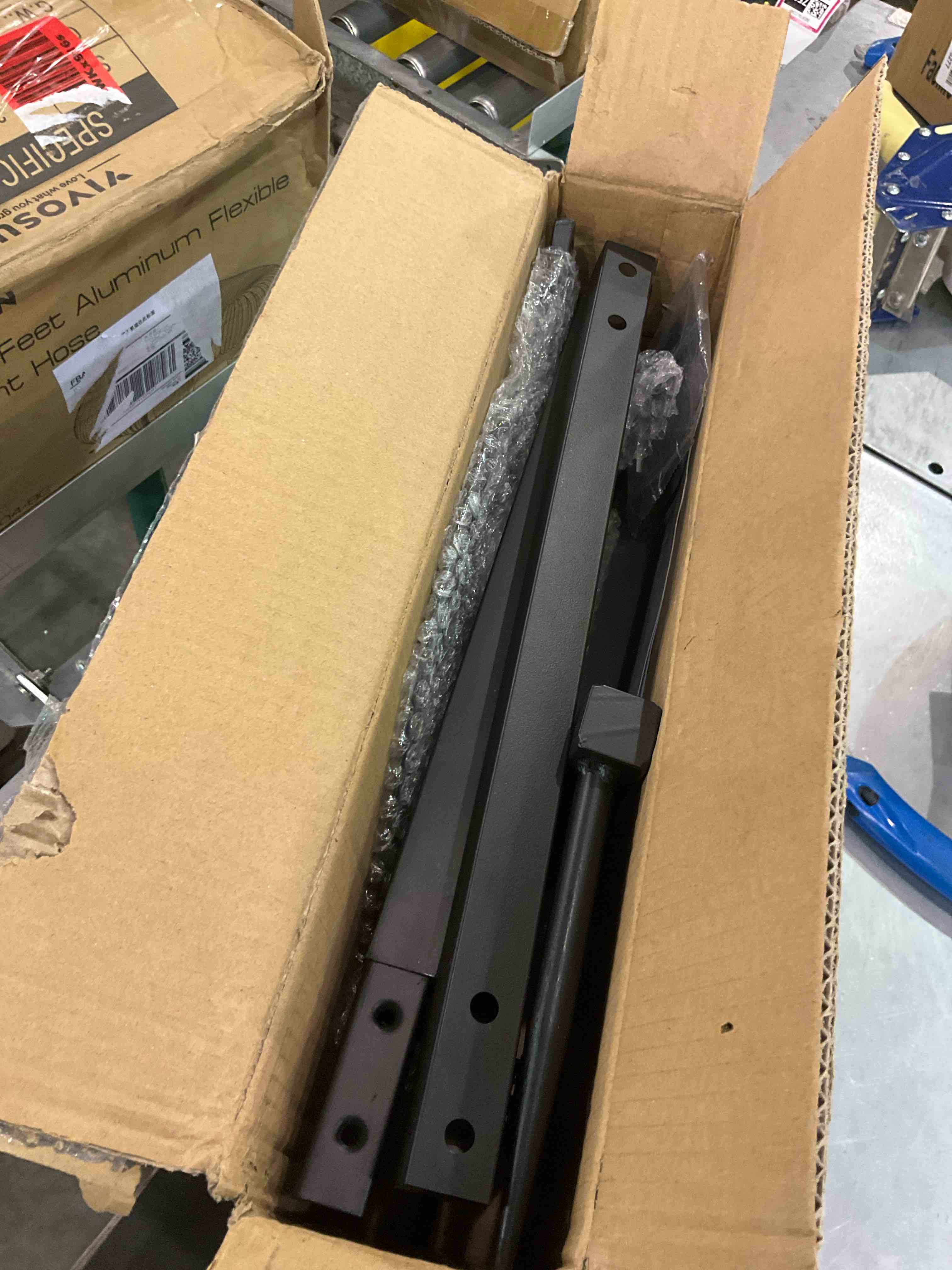 https://s3.amazonaws.com/lotting-images-prod/BargainHunt/EXS01130892_1707226689939.jpeg