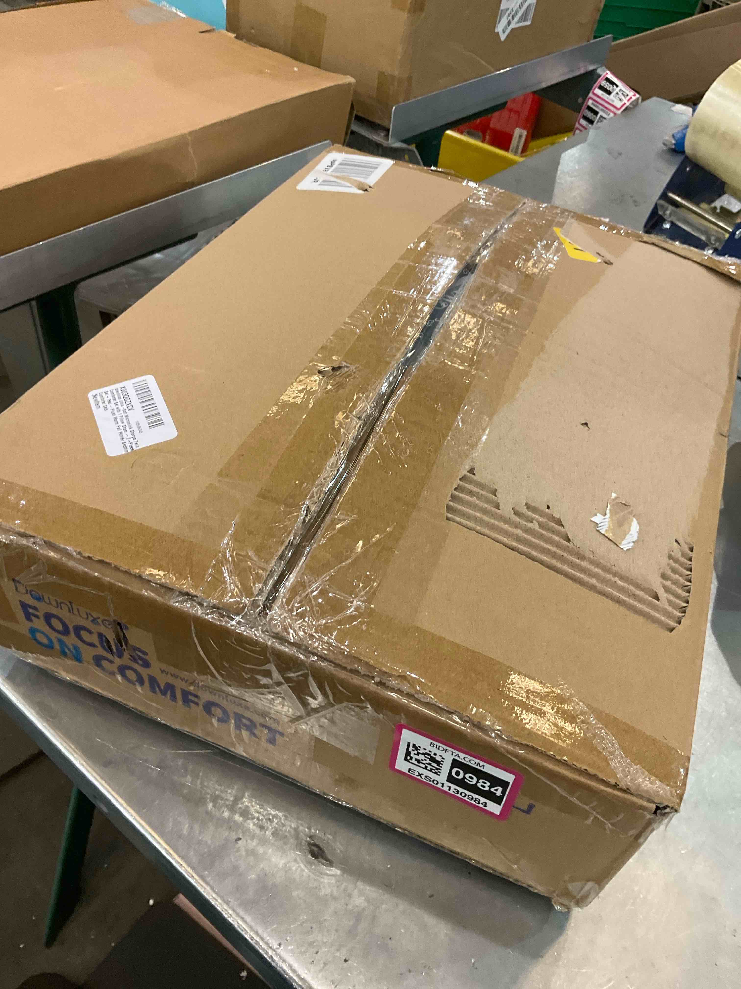 https://s3.amazonaws.com/lotting-images-prod/BargainHunt/EXS01130984_1707243397995.jpeg