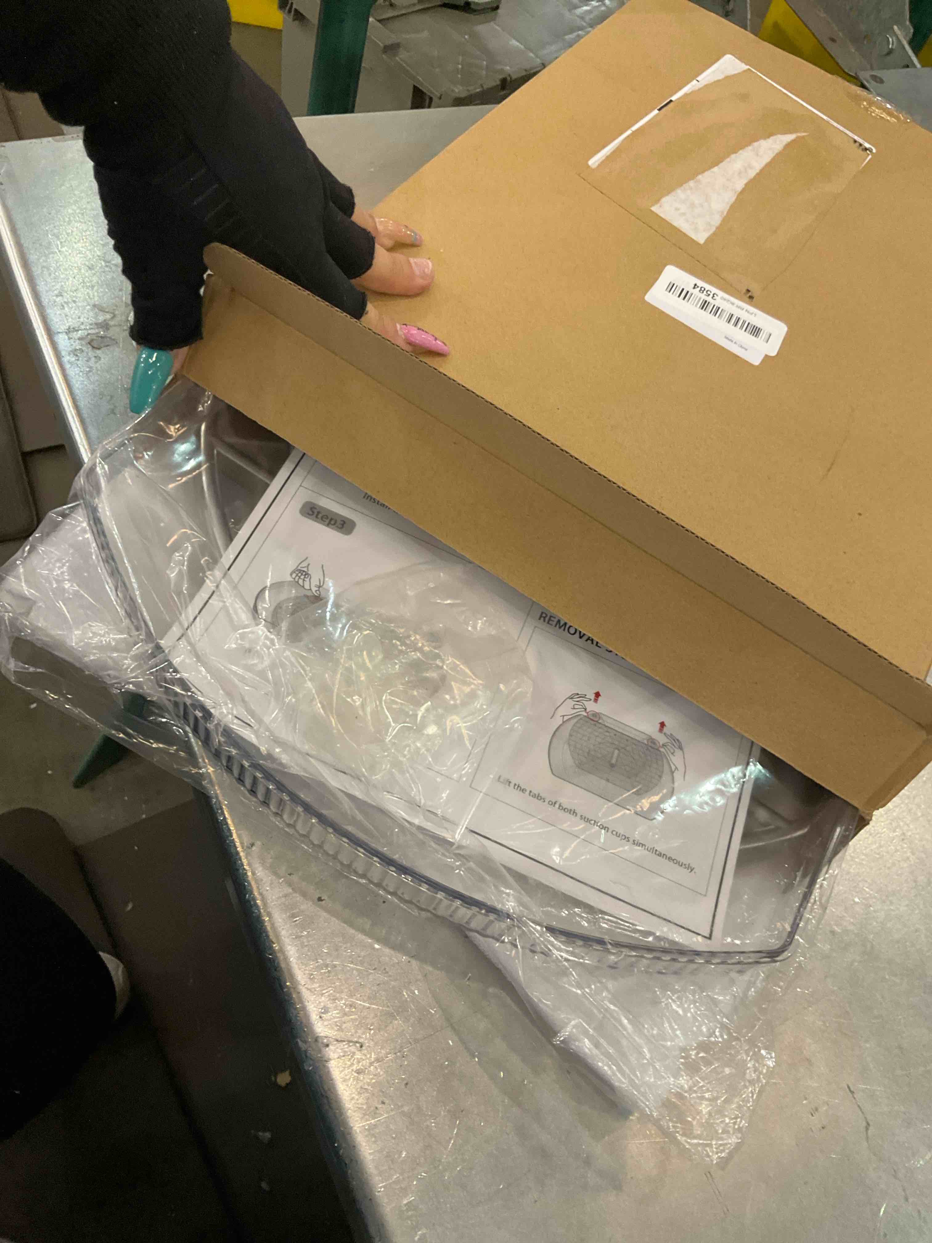 https://s3.amazonaws.com/lotting-images-prod/BargainHunt/EXS01130989_1707244055138.jpeg
