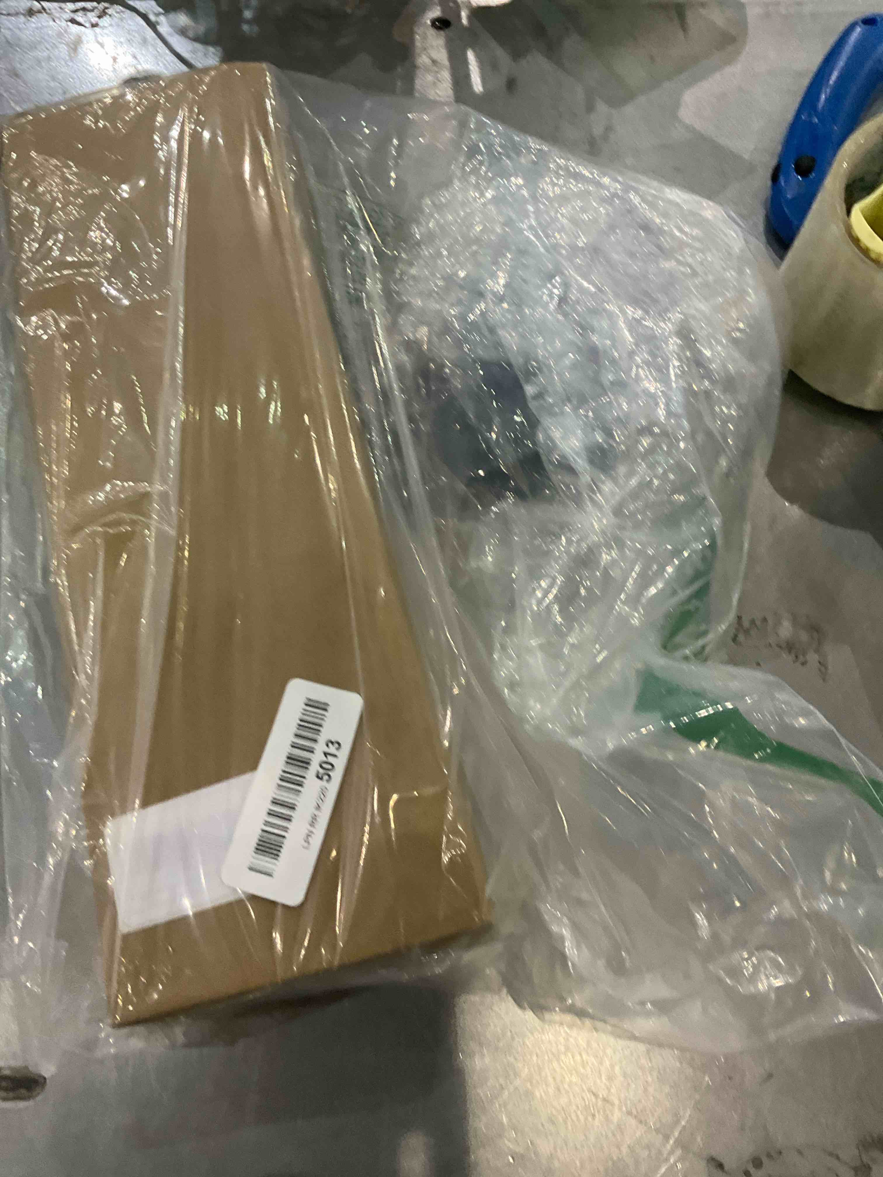 https://s3.amazonaws.com/lotting-images-prod/BargainHunt/EXS01131355_1706706225443.jpeg