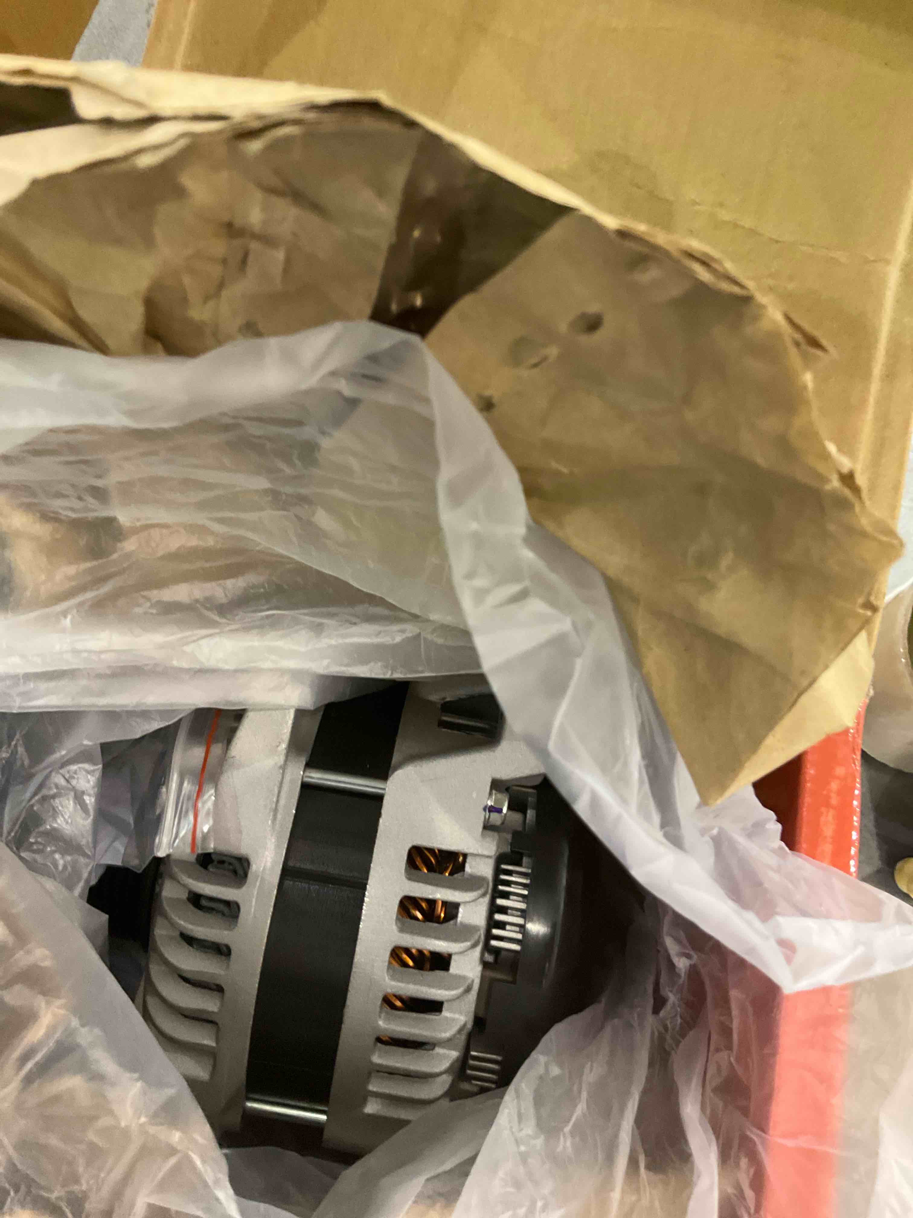 https://s3.amazonaws.com/lotting-images-prod/BargainHunt/EXS01131375_1706708710351.jpeg