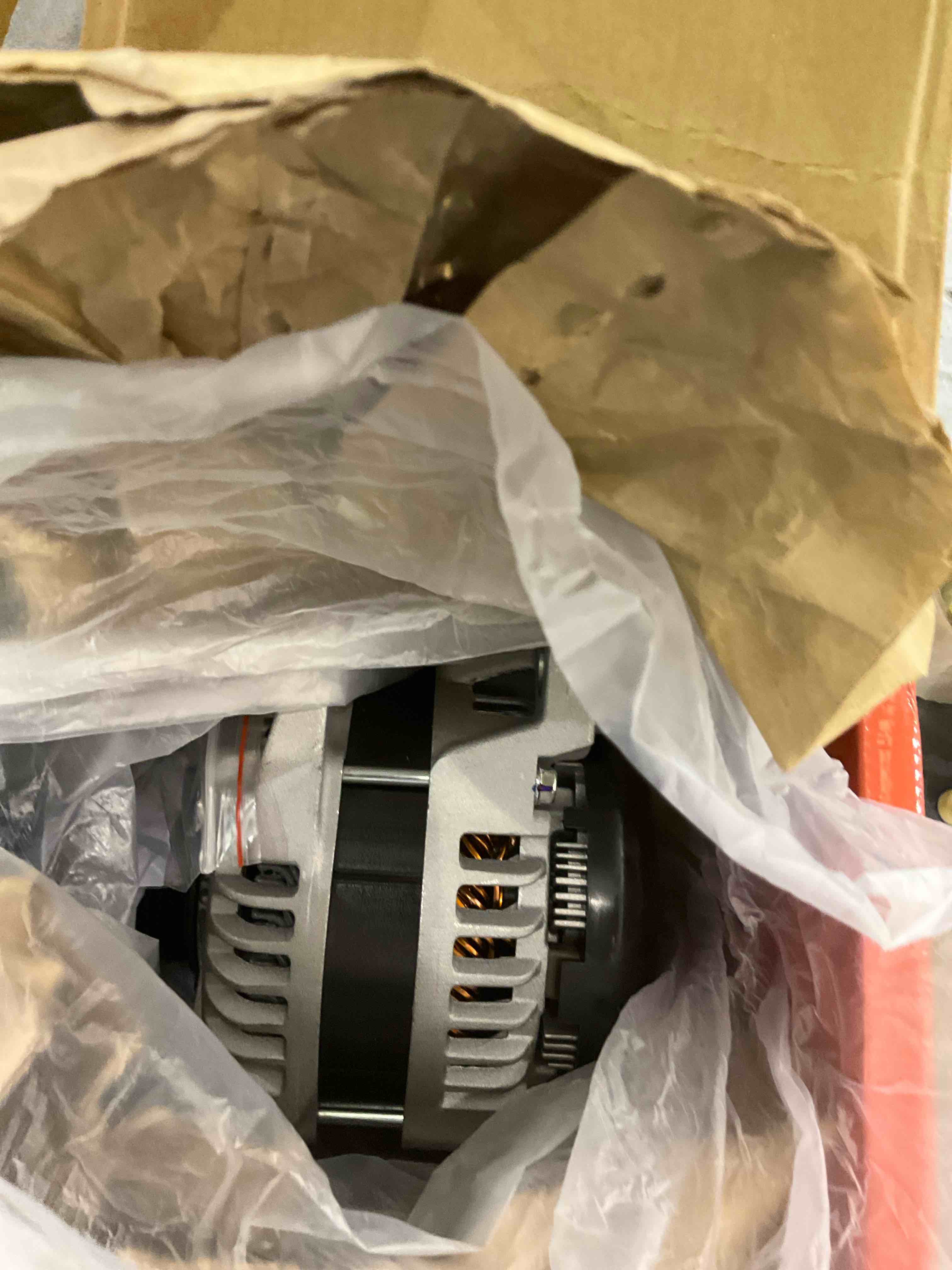 https://s3.amazonaws.com/lotting-images-prod/BargainHunt/EXS01131375_1706708711454.jpeg