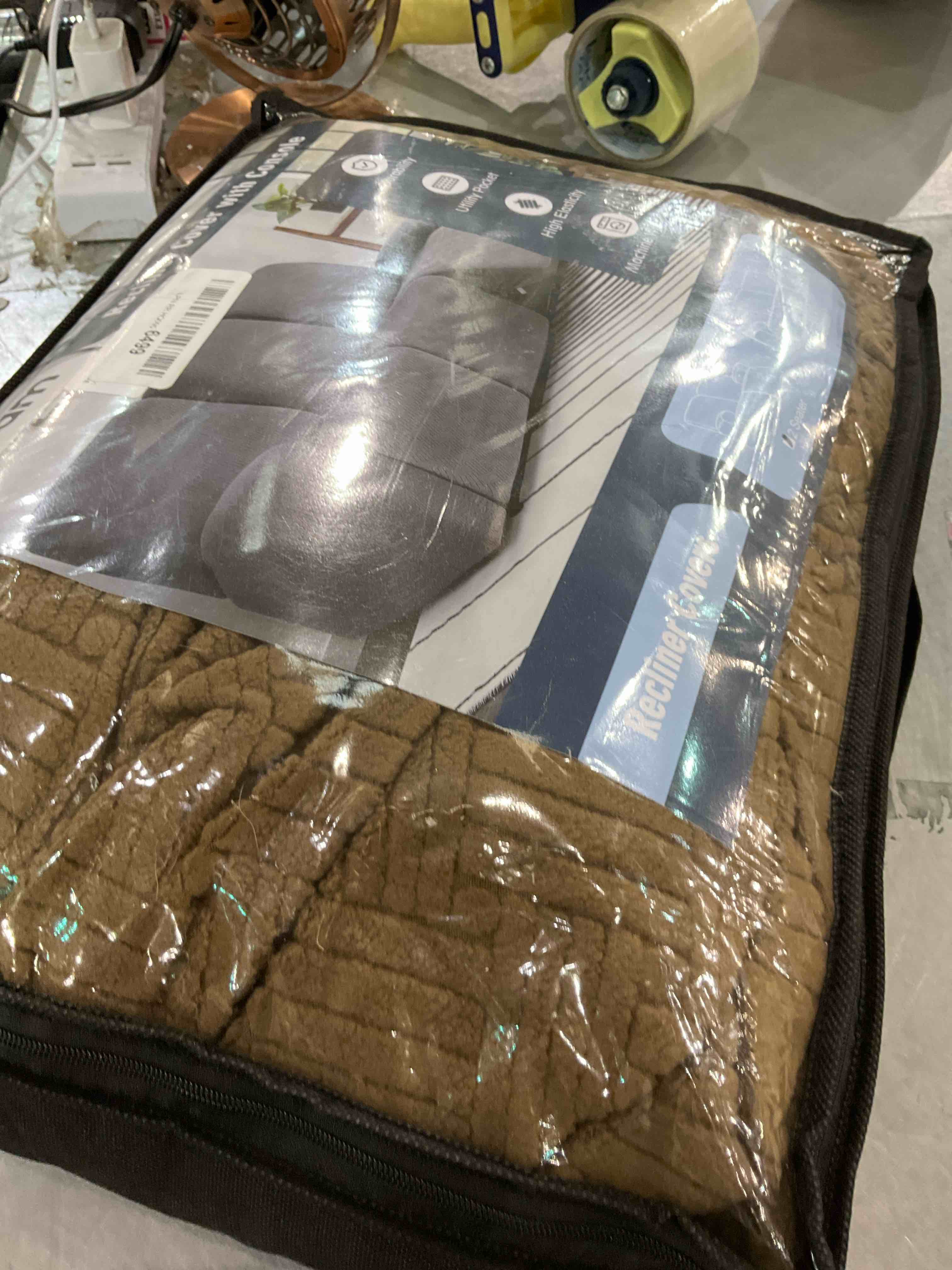 https://s3.amazonaws.com/lotting-images-prod/BargainHunt/EXS01131422_1706716672345.jpeg