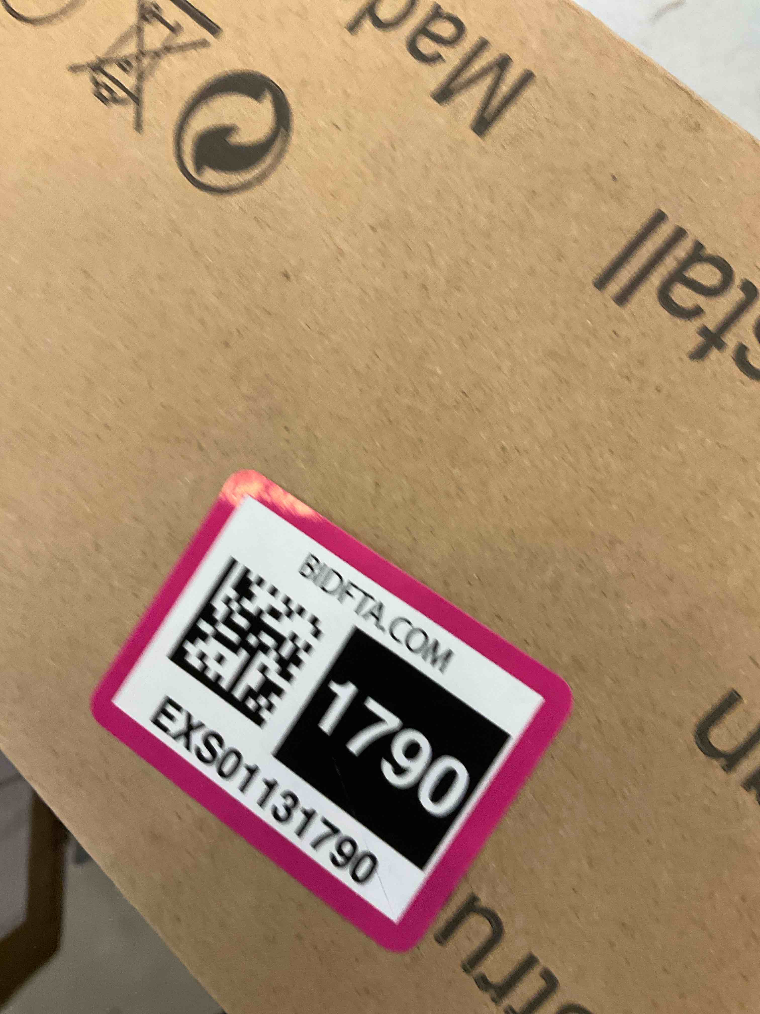 https://s3.amazonaws.com/lotting-images-prod/BargainHunt/EXS01131790_1708963970561.jpeg
