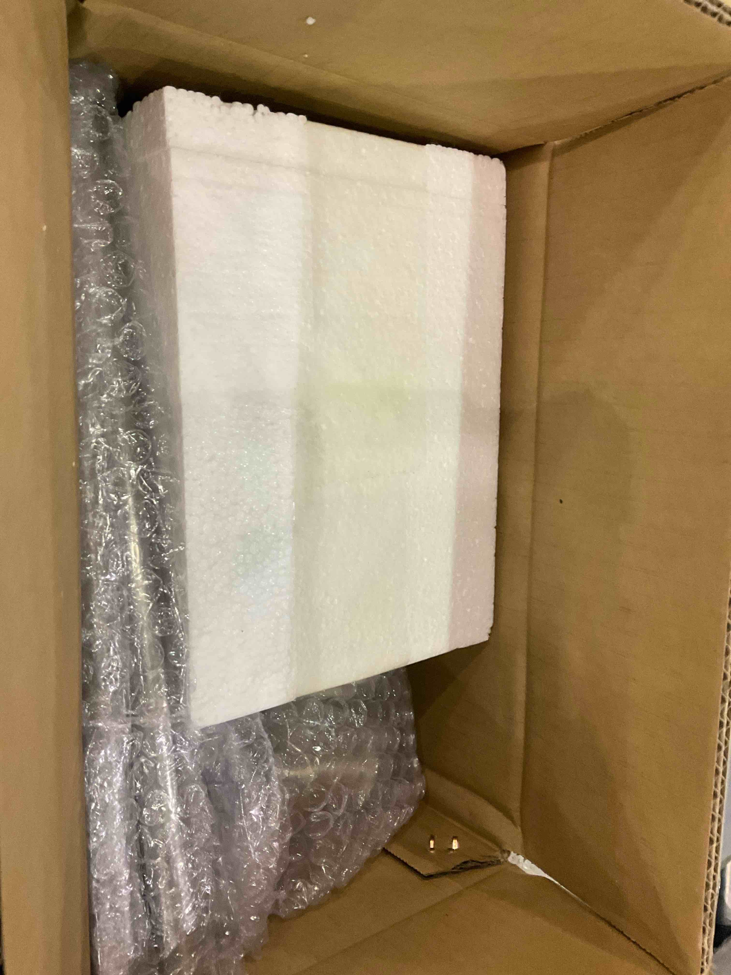 https://s3.amazonaws.com/lotting-images-prod/BargainHunt/EXS01131912_1710158928983.jpeg