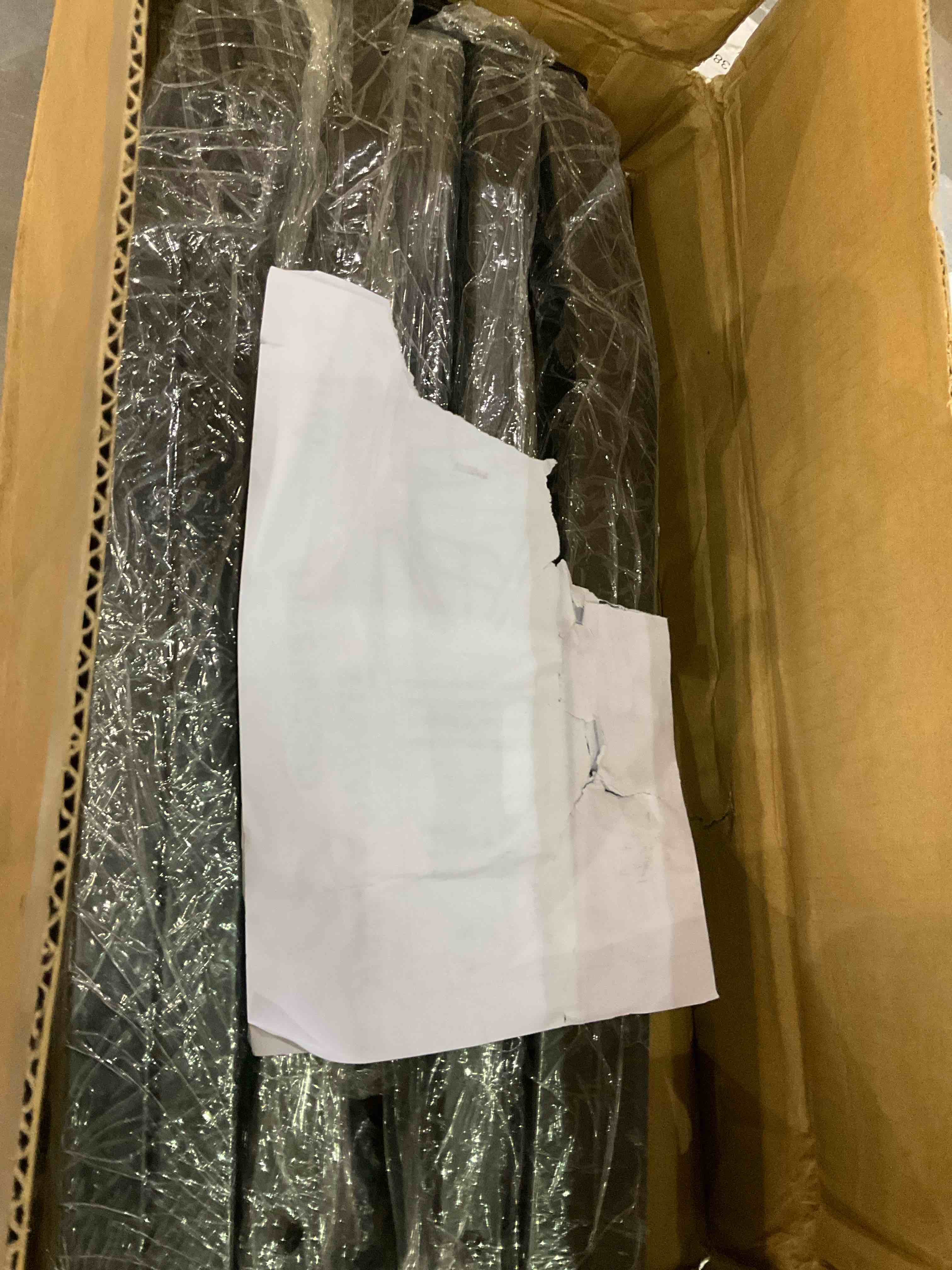https://s3.amazonaws.com/lotting-images-prod/BargainHunt/EXS01131918_1710160049150.jpeg