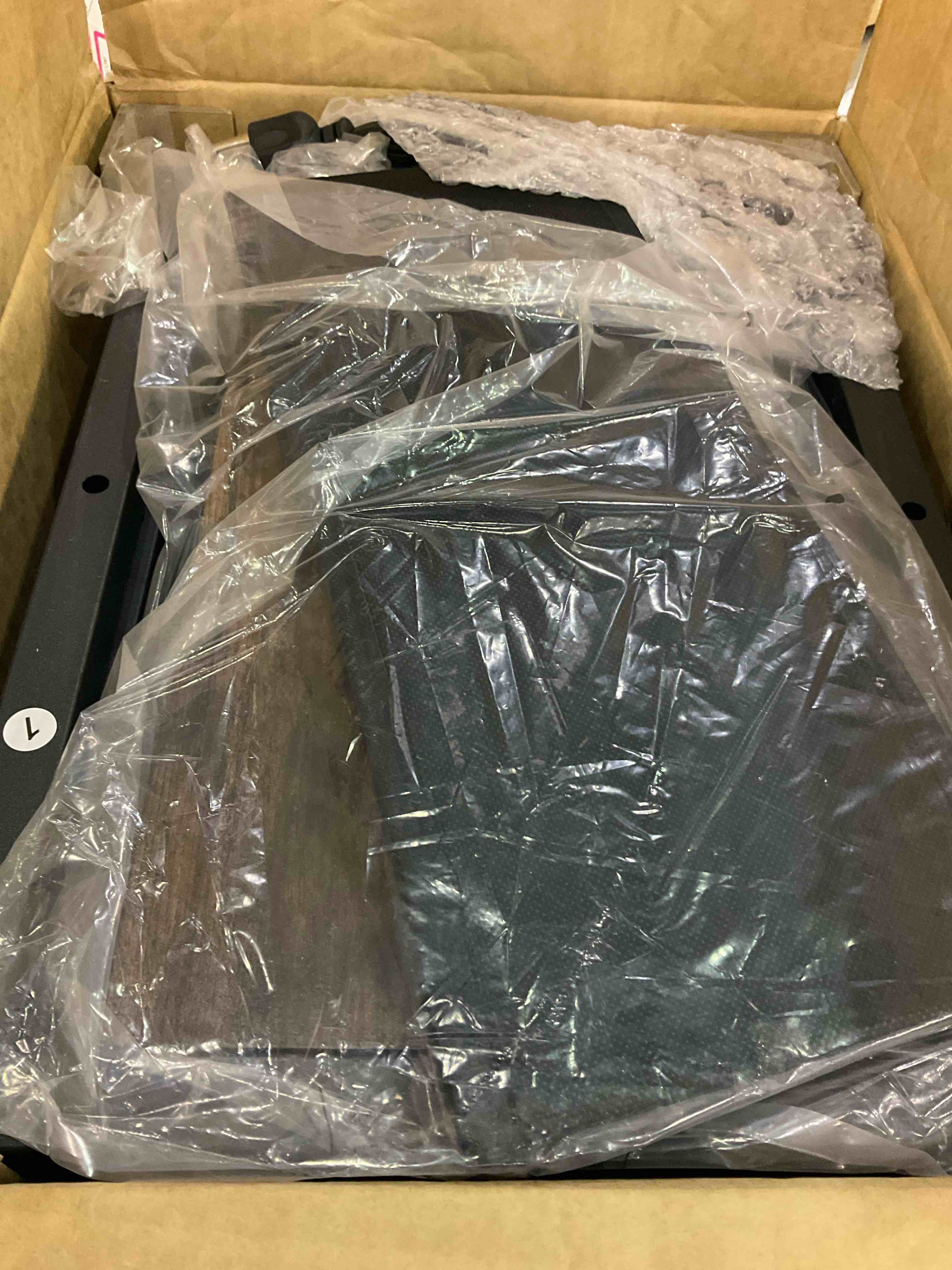 https://s3.amazonaws.com/lotting-images-prod/BargainHunt/EXS01131920_1710160475080.jpeg