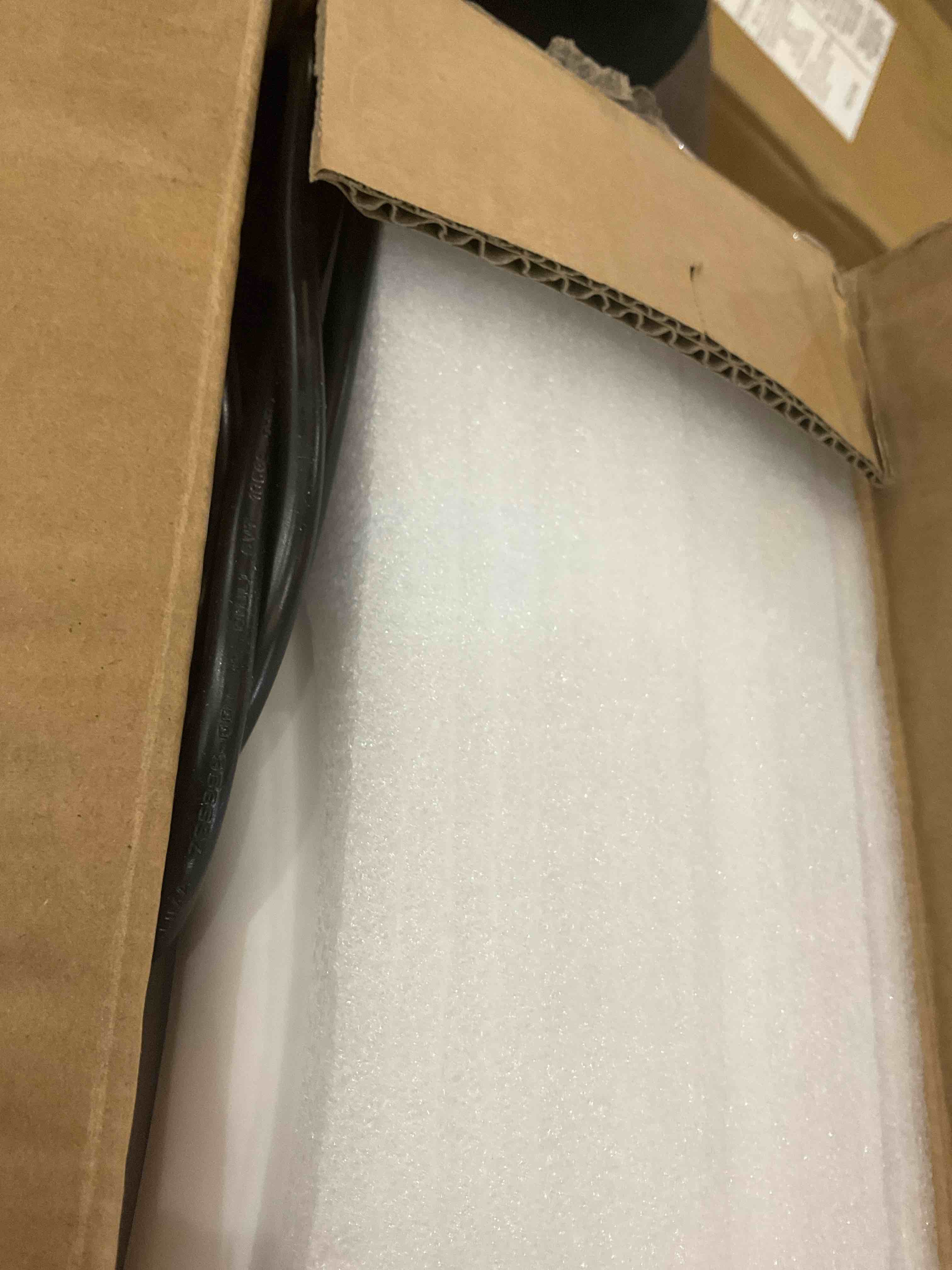 https://s3.amazonaws.com/lotting-images-prod/BargainHunt/EXS01133032_1715350953285.jpeg