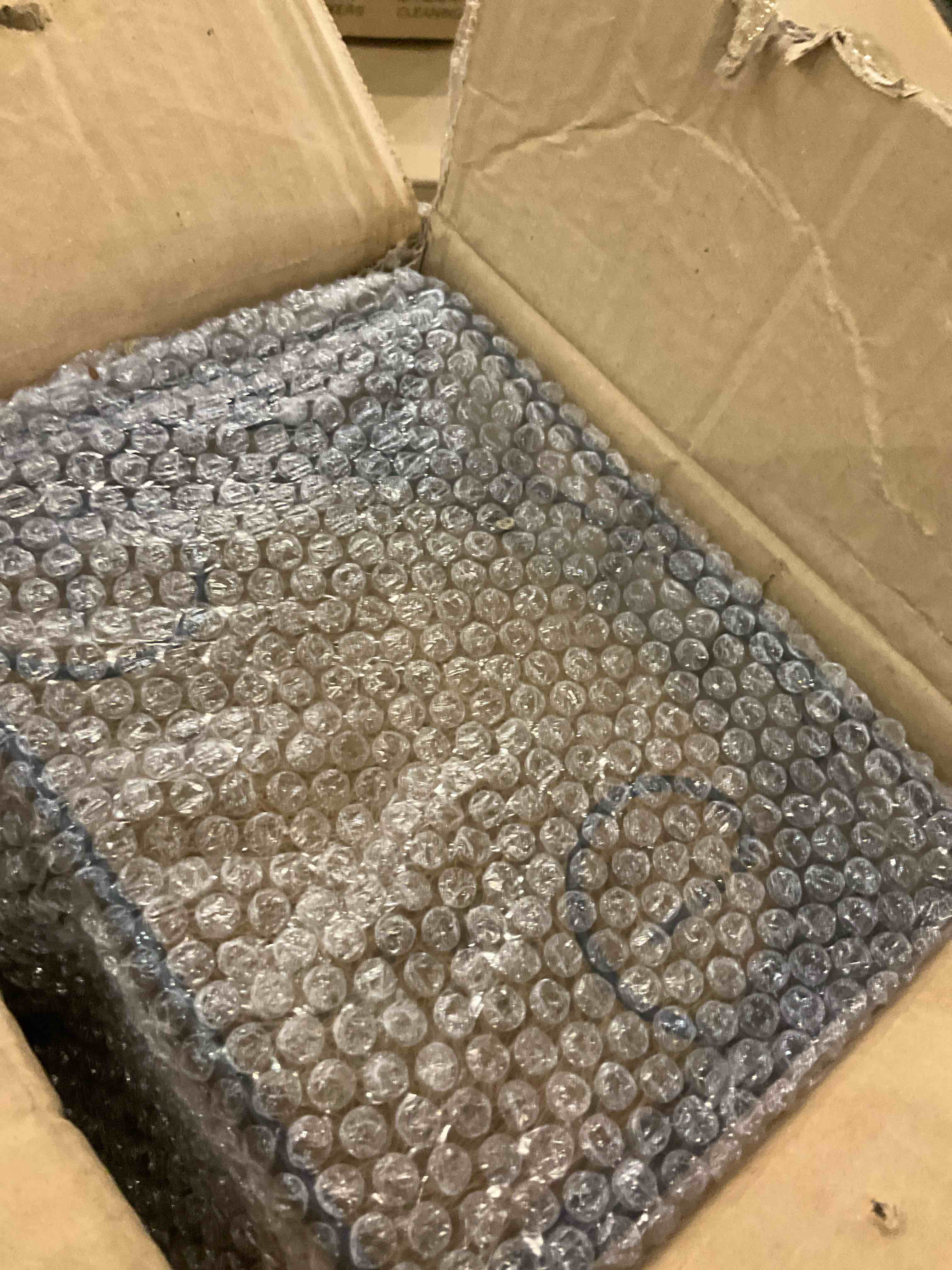 https://s3.amazonaws.com/lotting-images-prod/BargainHunt/EXS01133107_1716982634732.jpeg