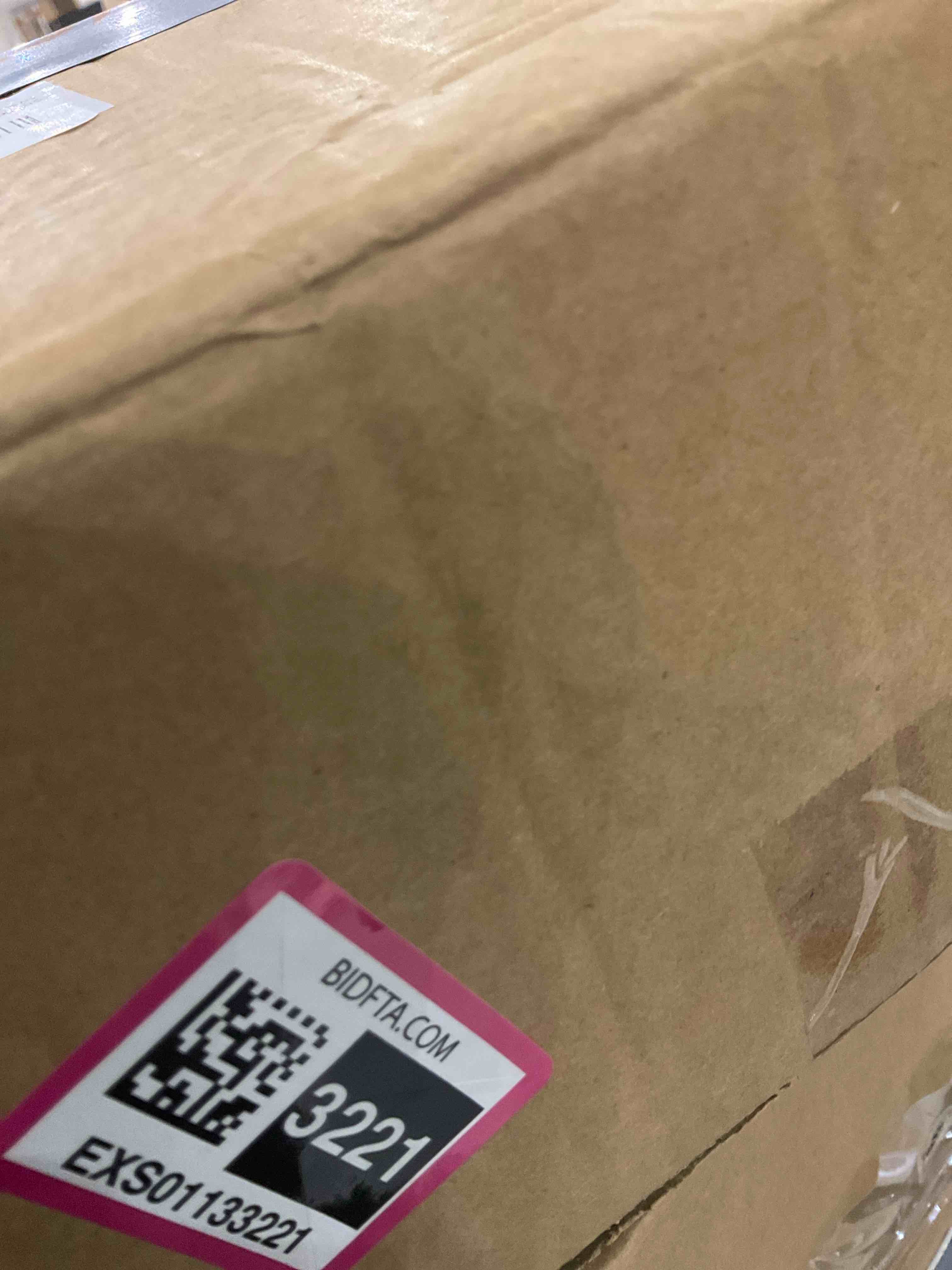https://s3.amazonaws.com/lotting-images-prod/BargainHunt/EXS01133221_1715775770336.jpeg