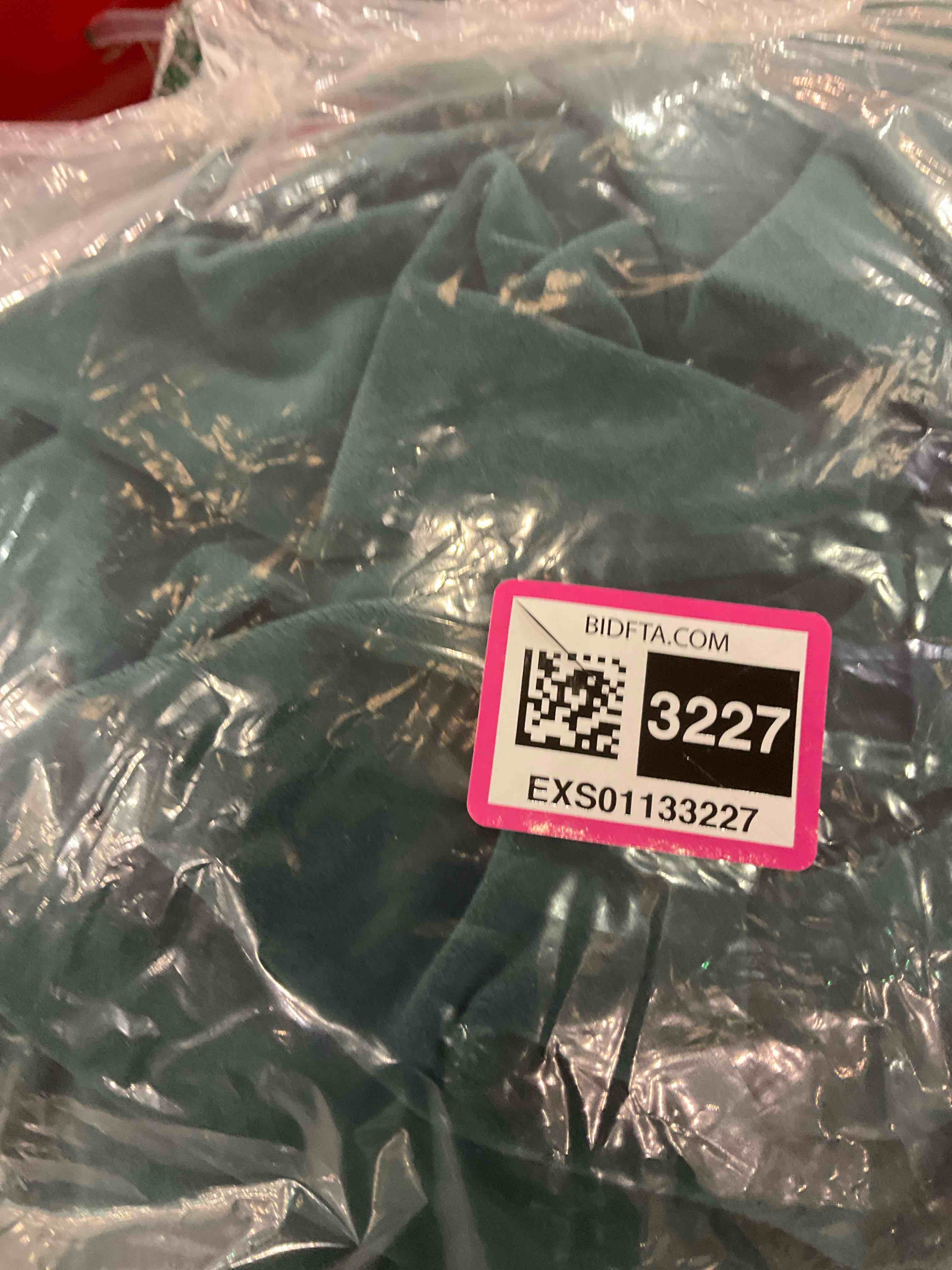 https://s3.amazonaws.com/lotting-images-prod/BargainHunt/EXS01133227_1715776500968.jpeg