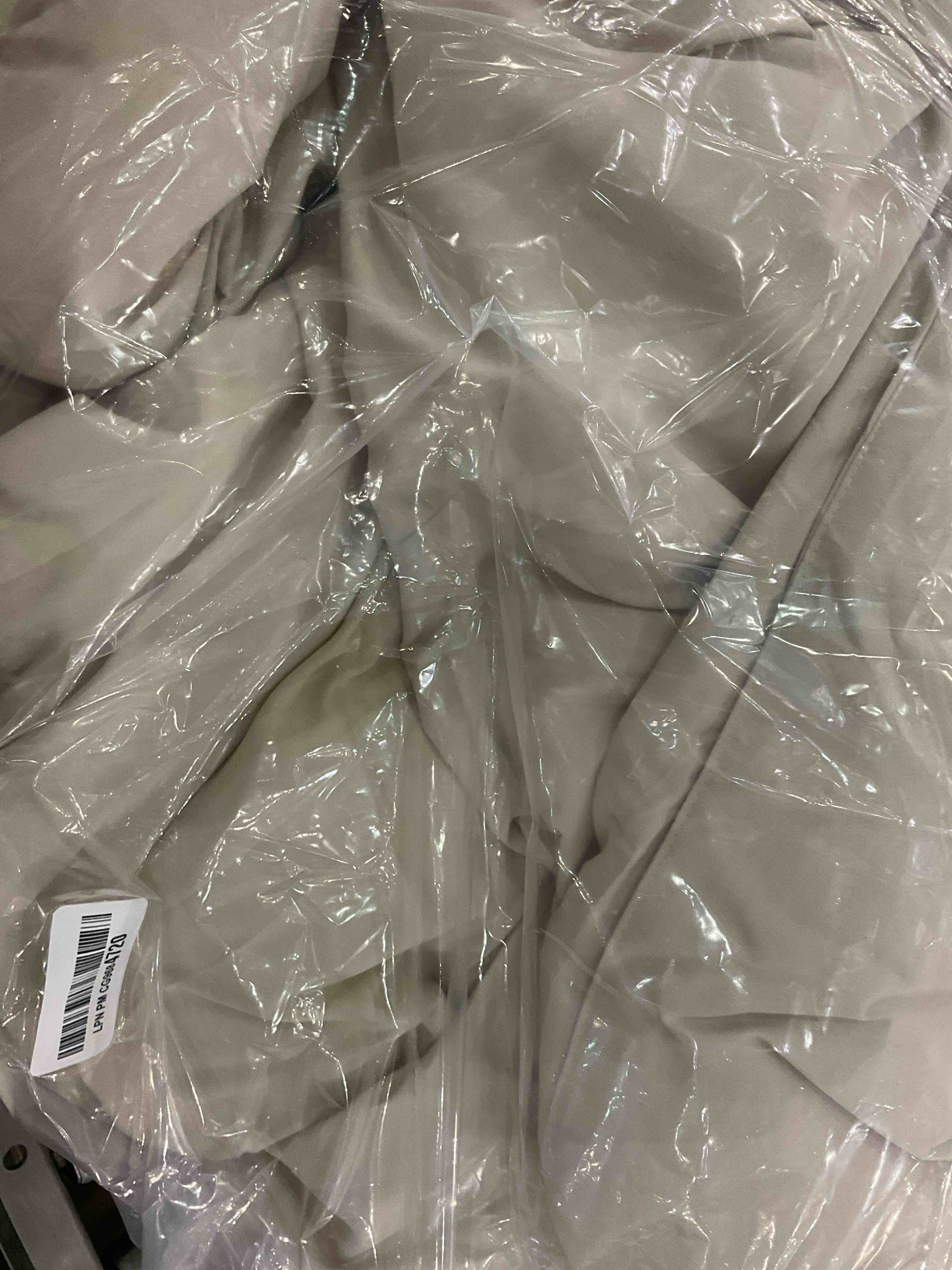 https://s3.amazonaws.com/lotting-images-prod/BargainHunt/EXS01133487_1717155320595.jpeg