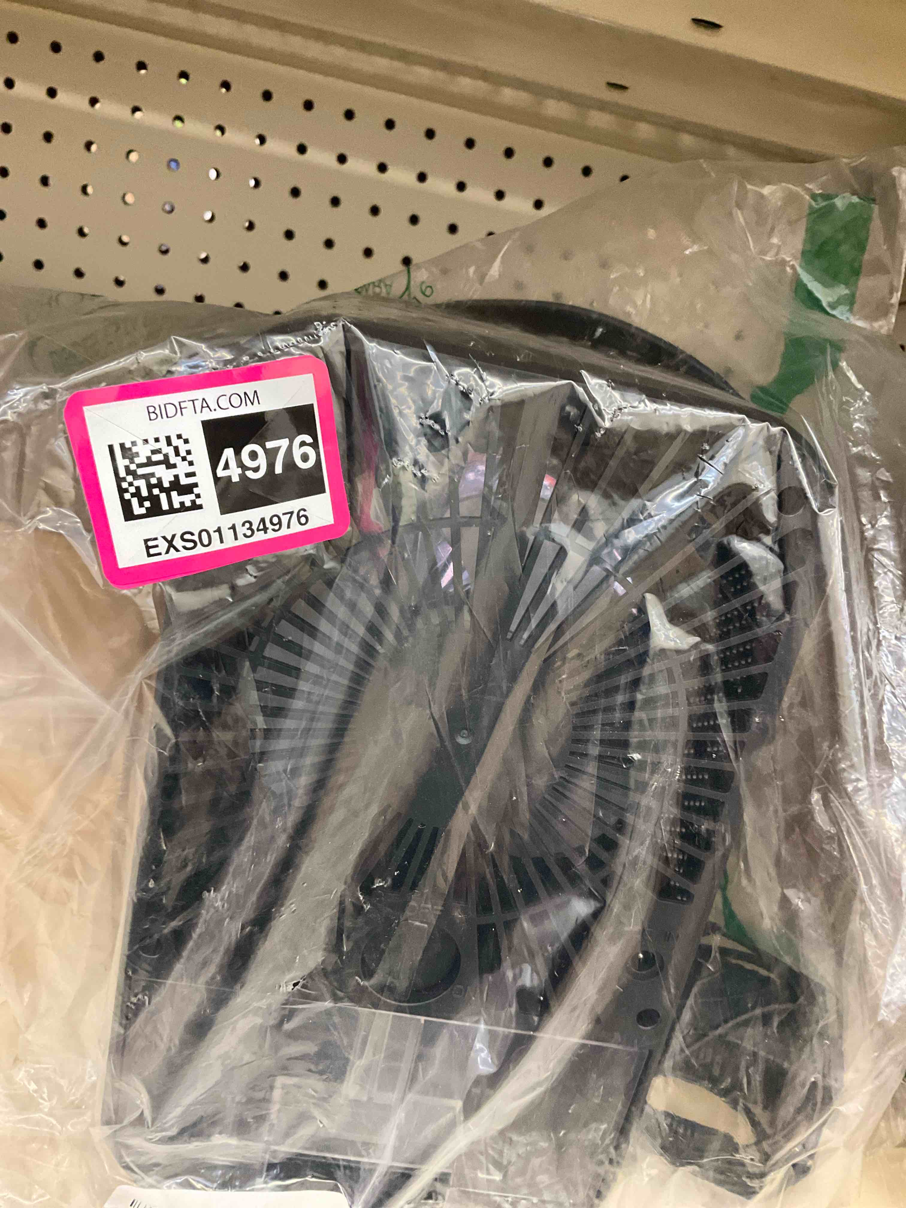 https://s3.amazonaws.com/lotting-images-prod/BargainHunt/EXS01134976_1716818728781.jpeg