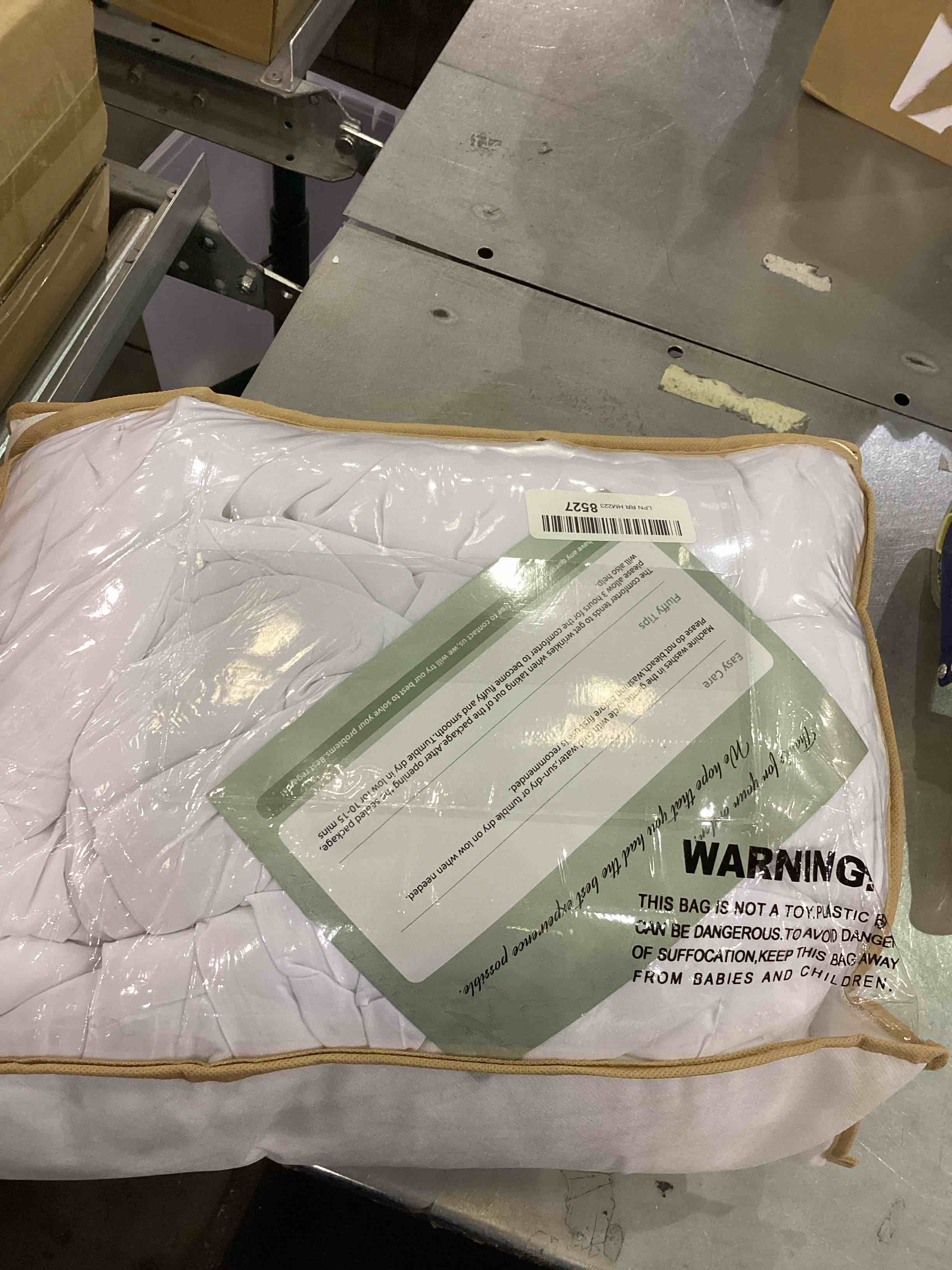 ROSGONIA White Twin Comforter Sets, 1 Boho White Comforter Twin & 1 Pillowcase, White Bedding Twin, Soft Lightweight Cozy Twin Comforter White, Easy to Wash and Clean Twin White Comforter Set