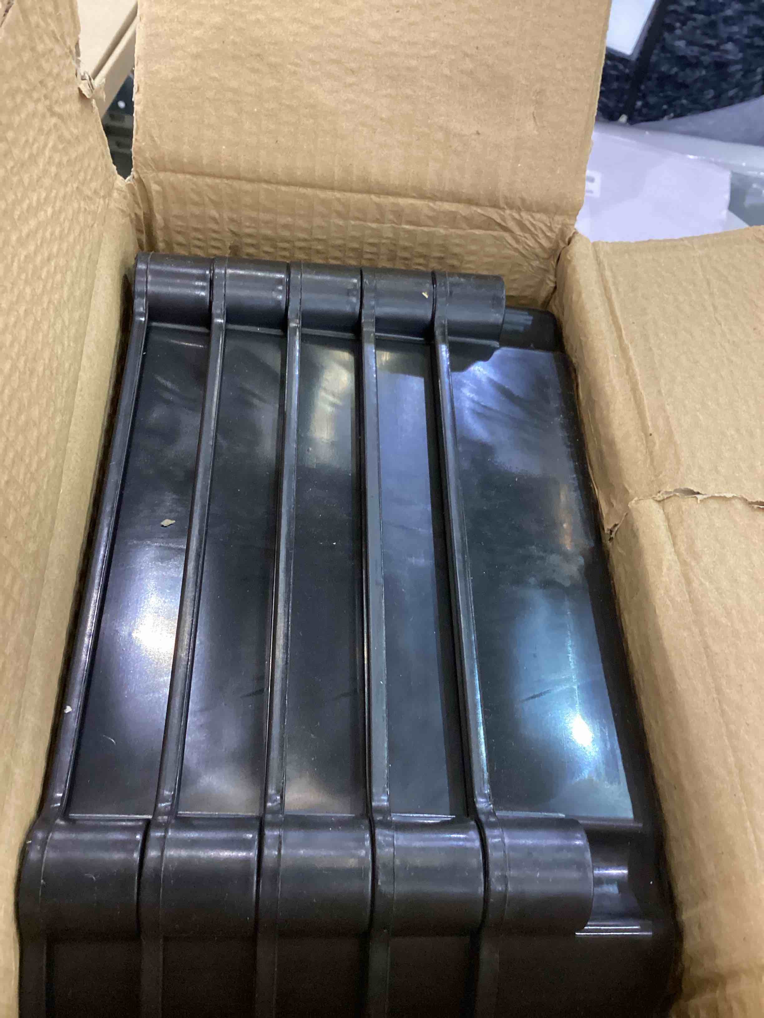 https://s3.amazonaws.com/lotting-images-prod/BargainHunt/EXS01136426_1706627002762.jpeg