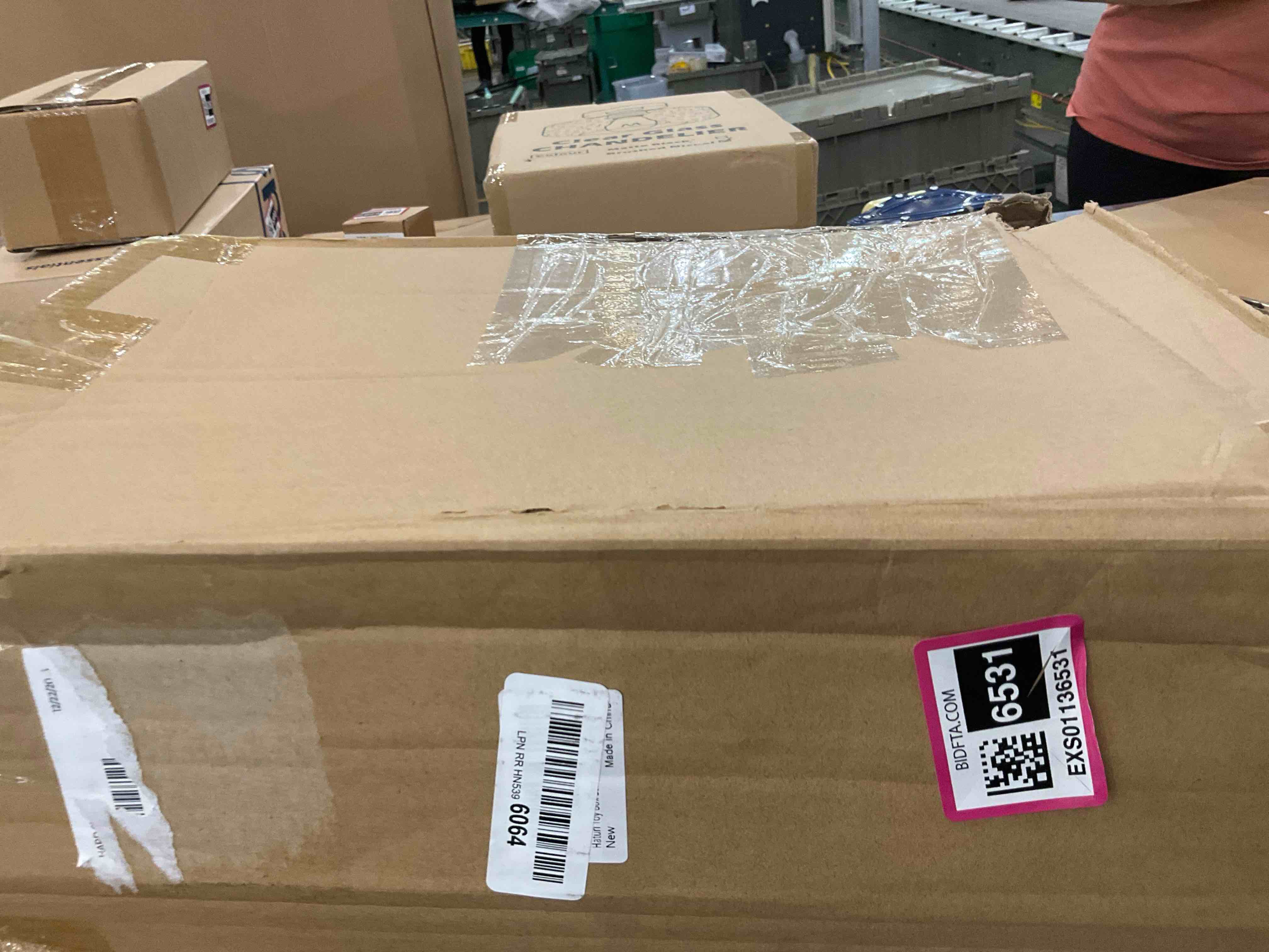 https://s3.amazonaws.com/lotting-images-prod/BargainHunt/EXS01136531_1708719338003.jpeg