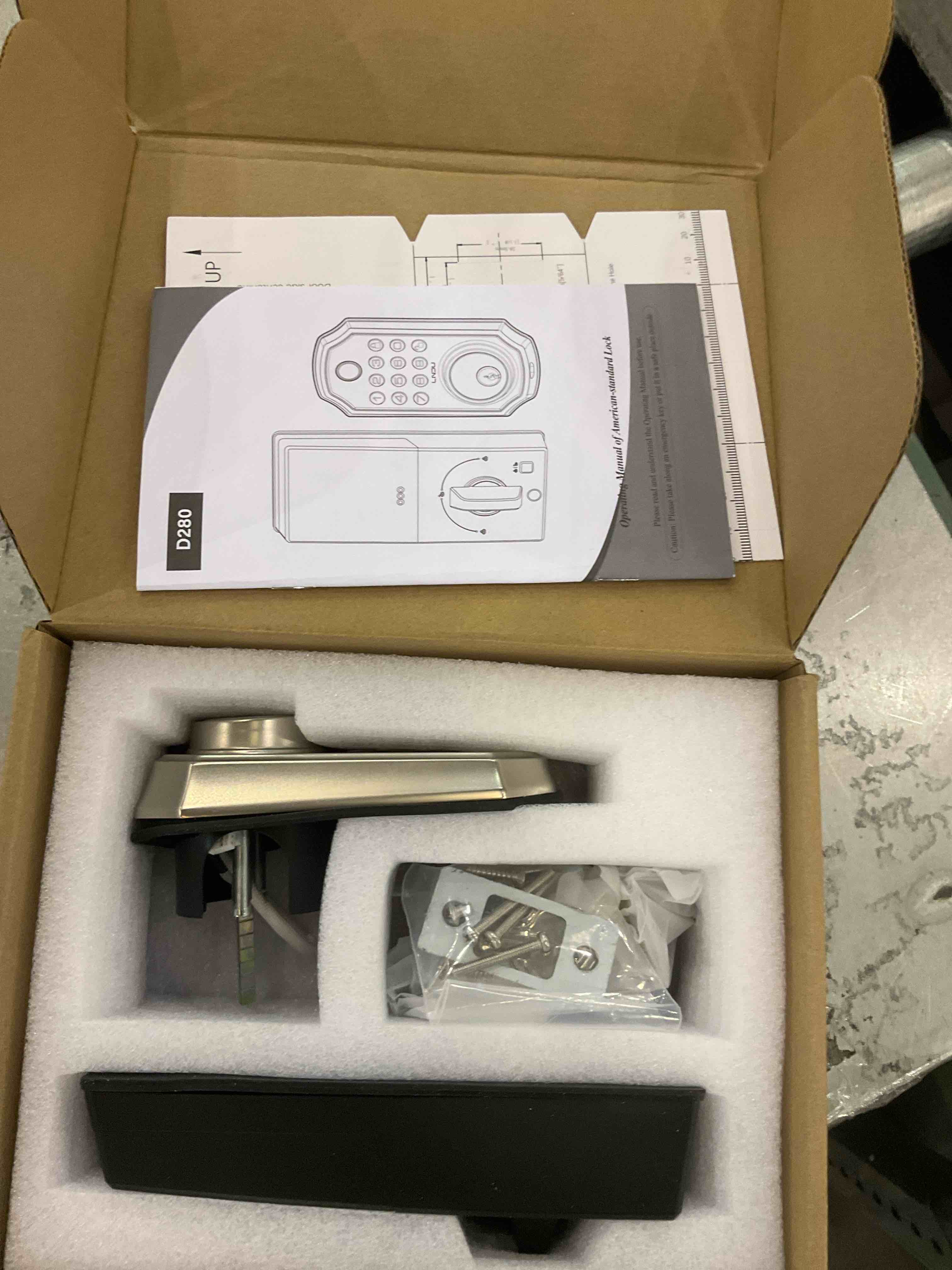 https://s3.amazonaws.com/lotting-images-prod/BargainHunt/EXS01136582_1708957582401.jpeg
