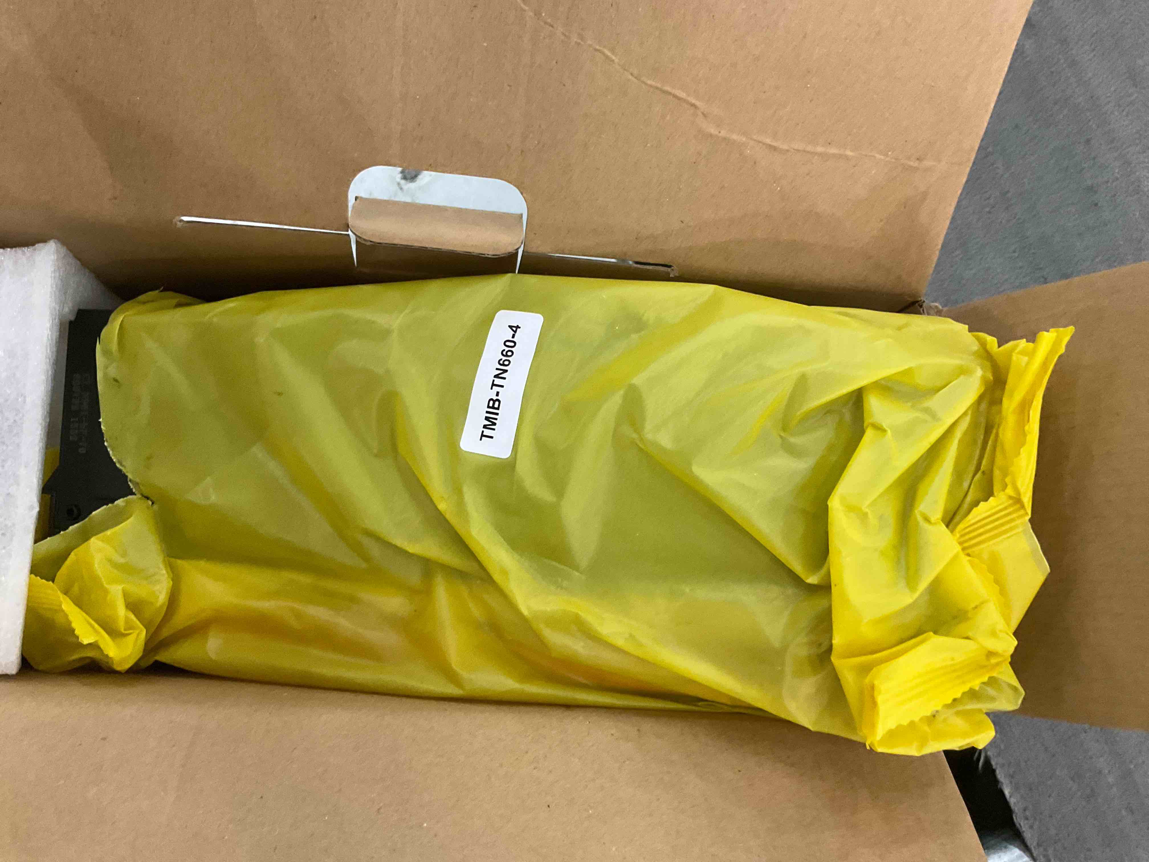 https://s3.amazonaws.com/lotting-images-prod/BargainHunt/EXS01136665_1708964016700.jpeg