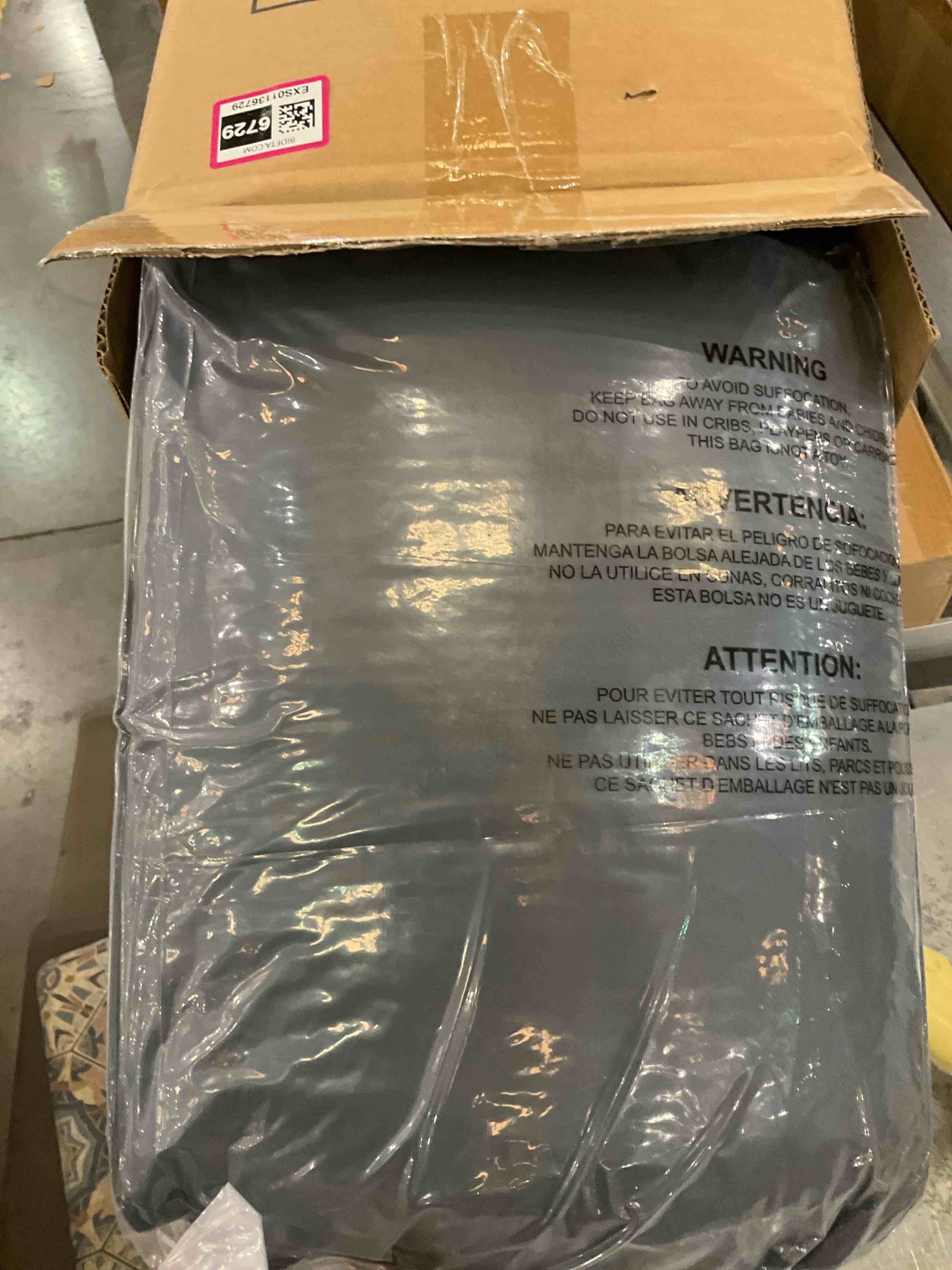 https://s3.amazonaws.com/lotting-images-prod/BargainHunt/EXS01136729_1708972979174.jpeg