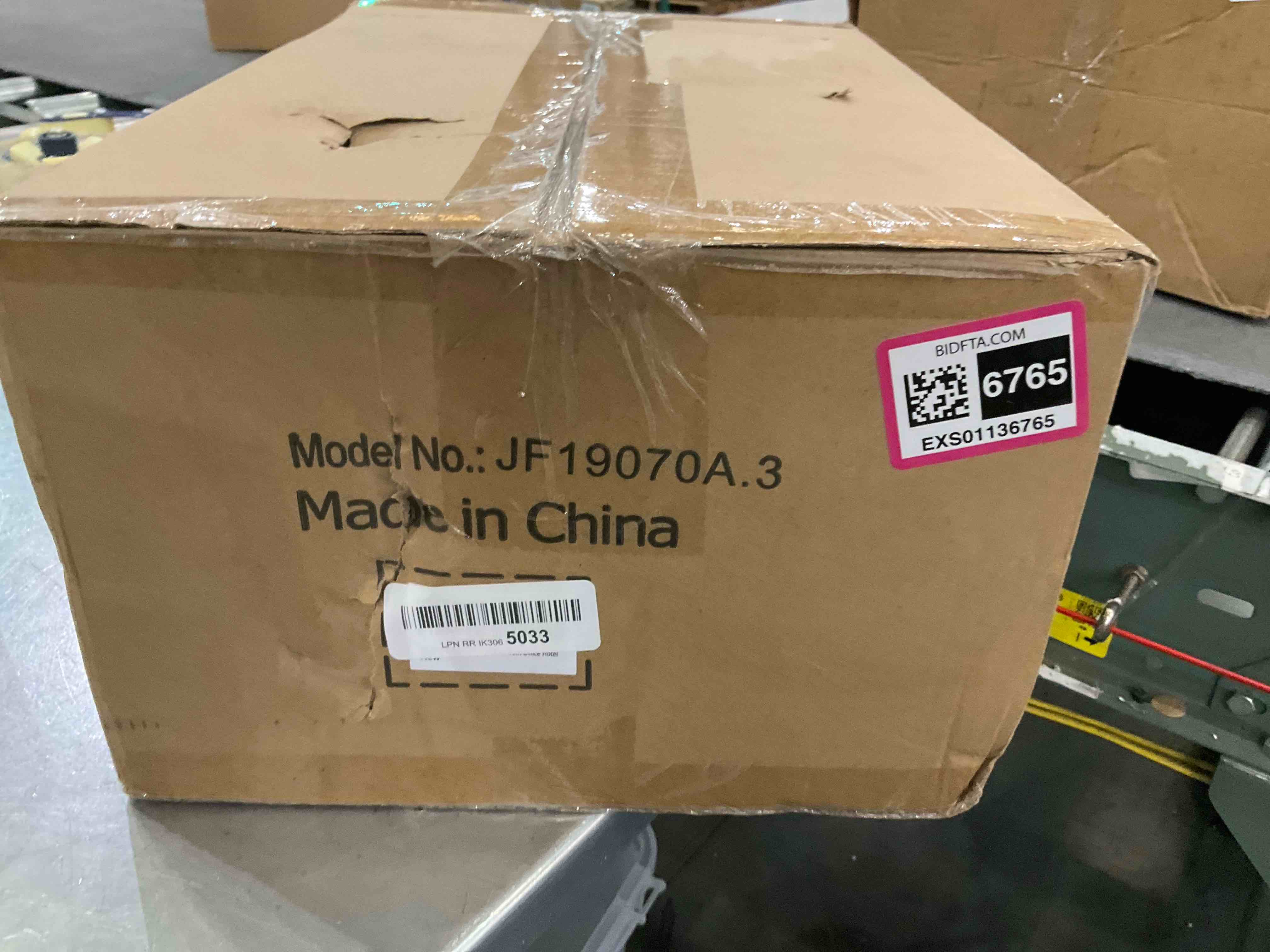https://s3.amazonaws.com/lotting-images-prod/BargainHunt/EXS01136765_1708977727695.jpeg