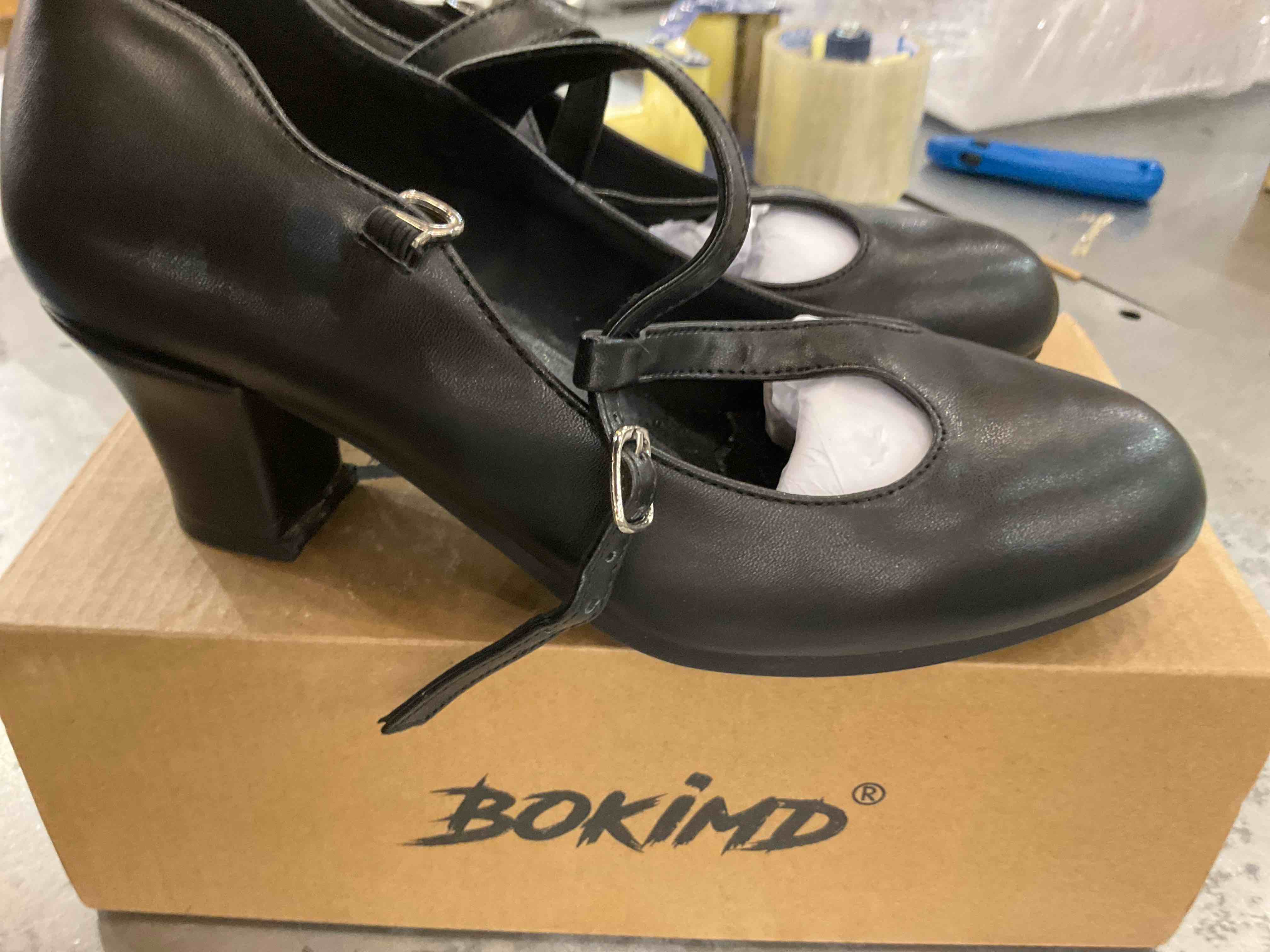 https://s3.amazonaws.com/lotting-images-prod/BargainHunt/EXS01136784_1708978948034.jpeg