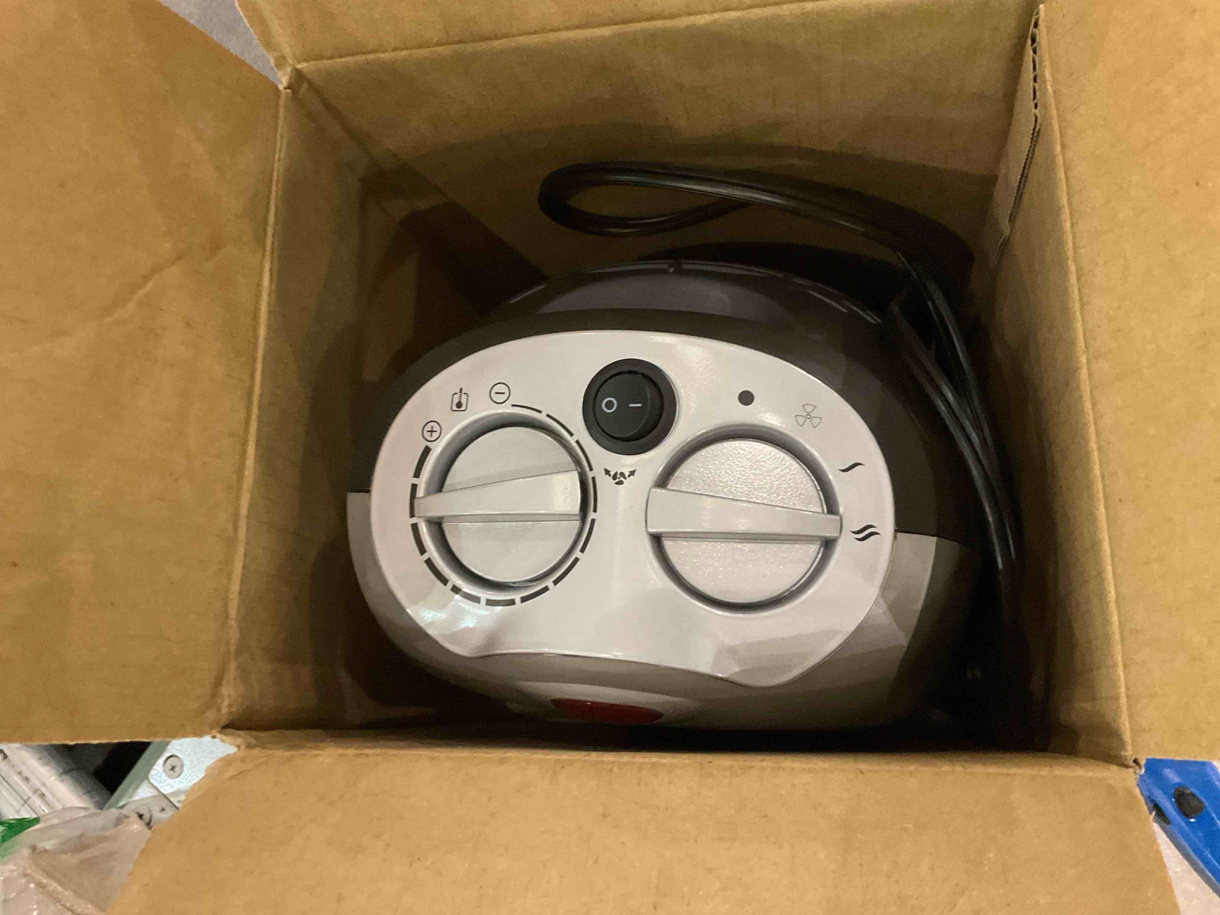 https://s3.amazonaws.com/lotting-images-prod/BargainHunt/EXS01136908_1709052370166.jpeg