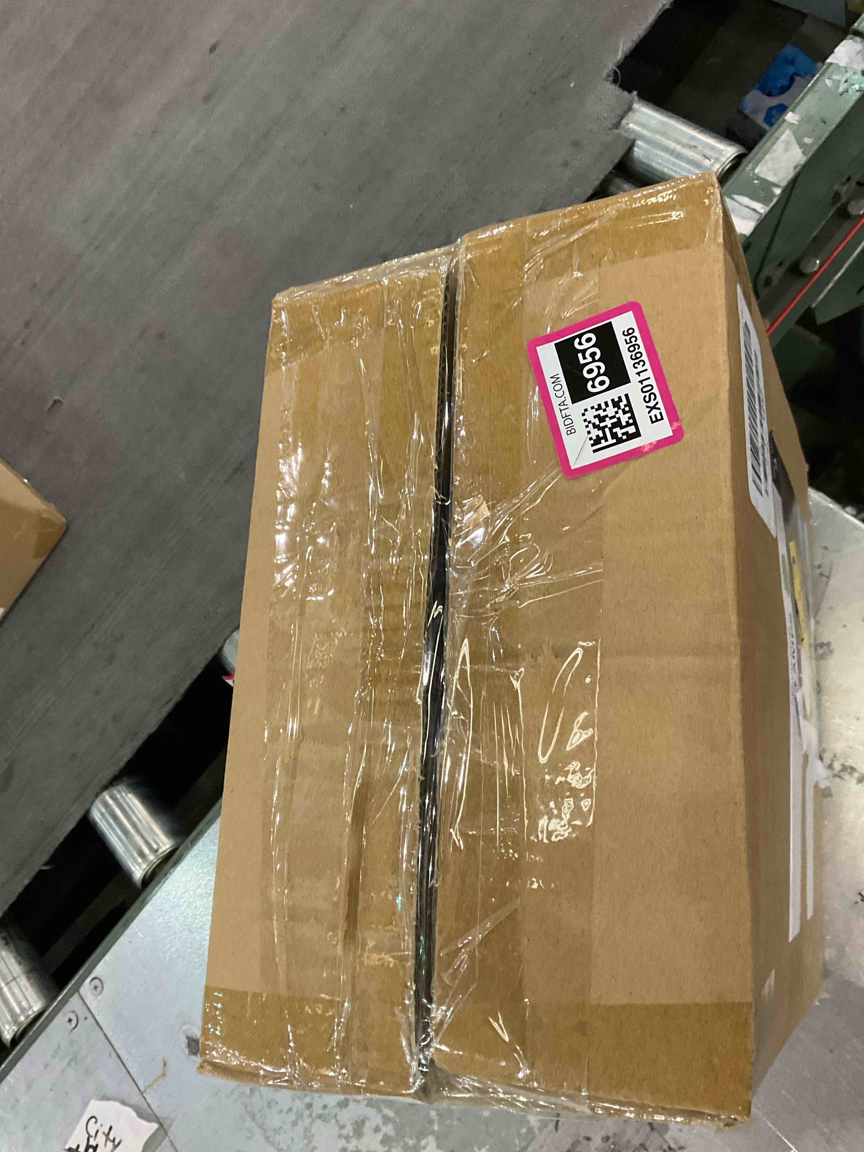 https://s3.amazonaws.com/lotting-images-prod/BargainHunt/EXS01136956_1709059614826.jpeg