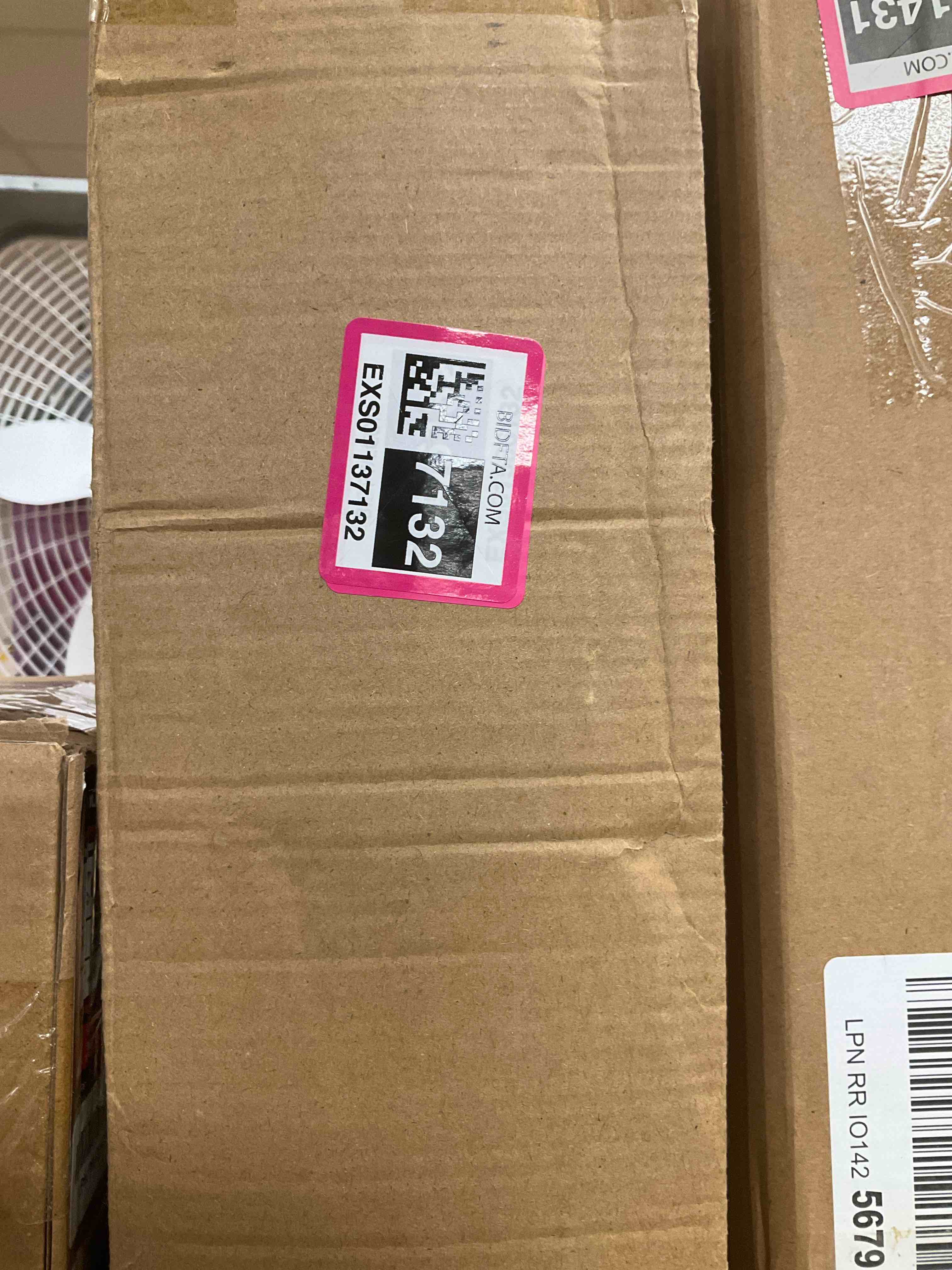 https://s3.amazonaws.com/lotting-images-prod/BargainHunt/EXS01137132_1718046632970.jpeg