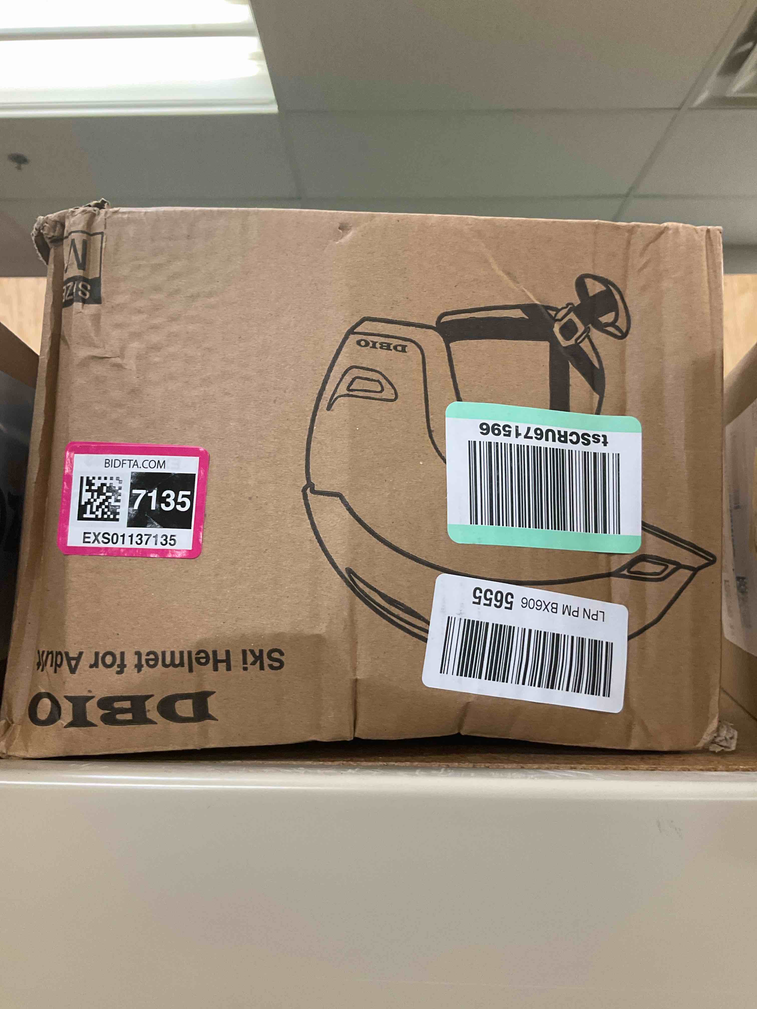 https://s3.amazonaws.com/lotting-images-prod/BargainHunt/EXS01137135_1718047051771.jpeg