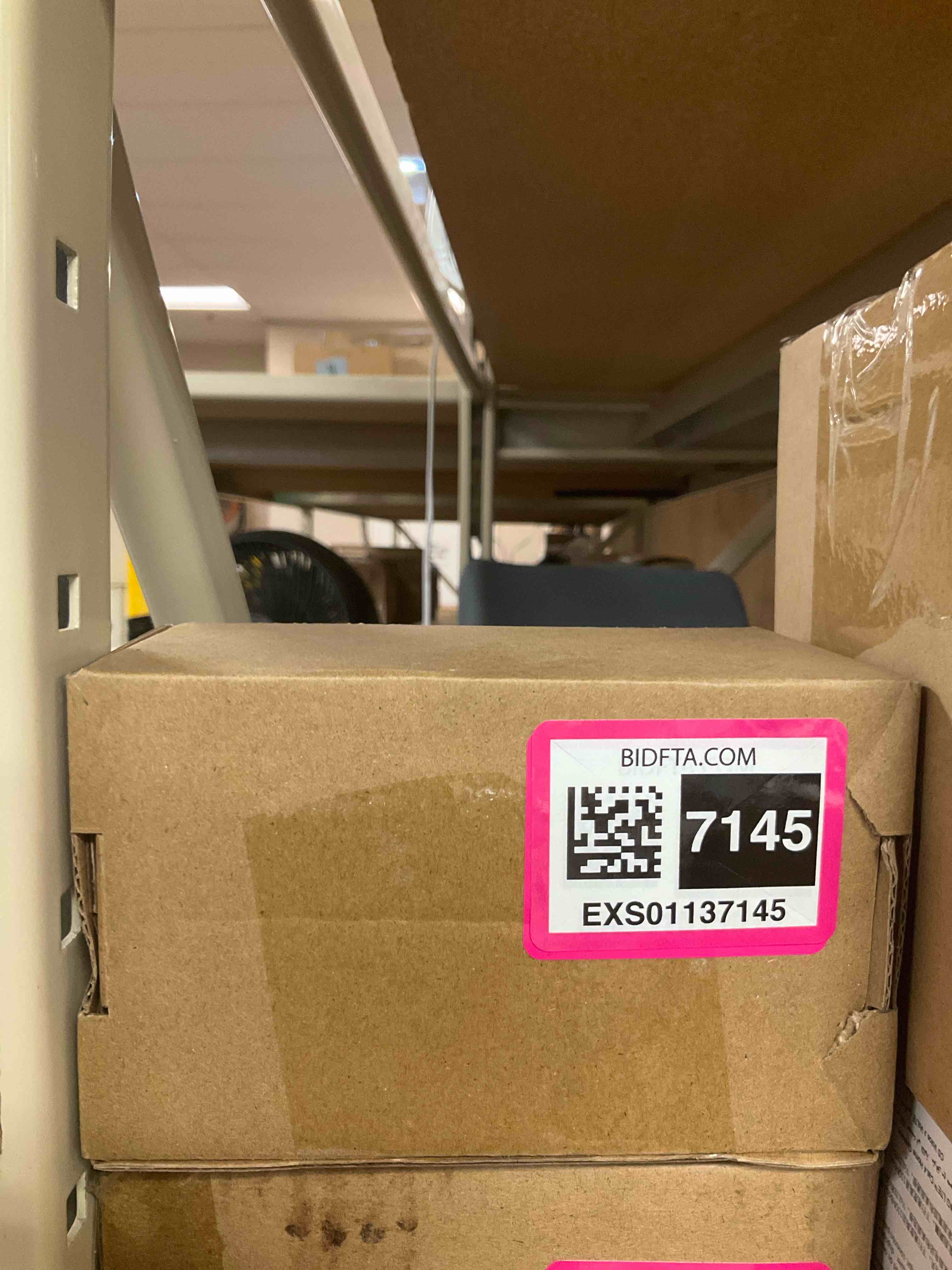 https://s3.amazonaws.com/lotting-images-prod/BargainHunt/EXS01137145_1718047142883.jpeg