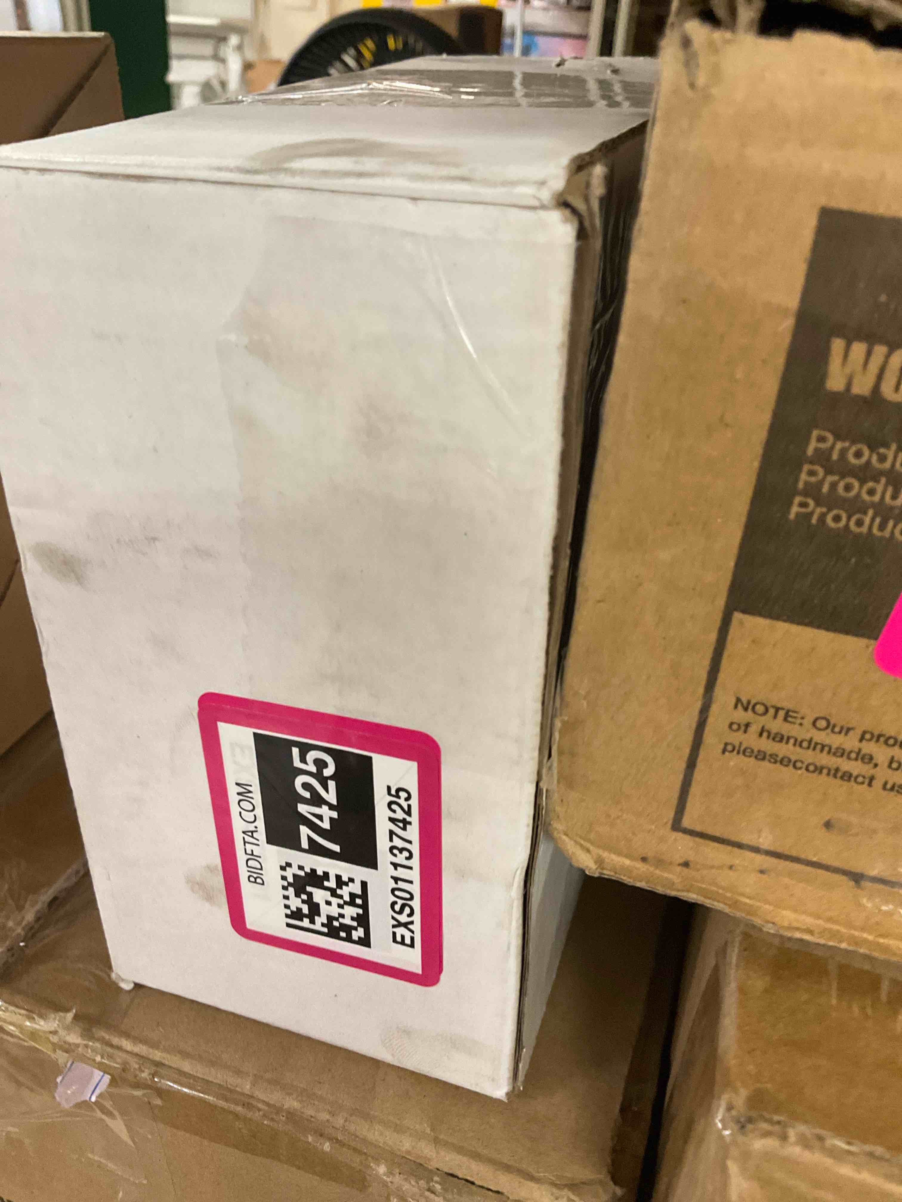 https://s3.amazonaws.com/lotting-images-prod/BargainHunt/EXS01137425_1720453331186.jpeg