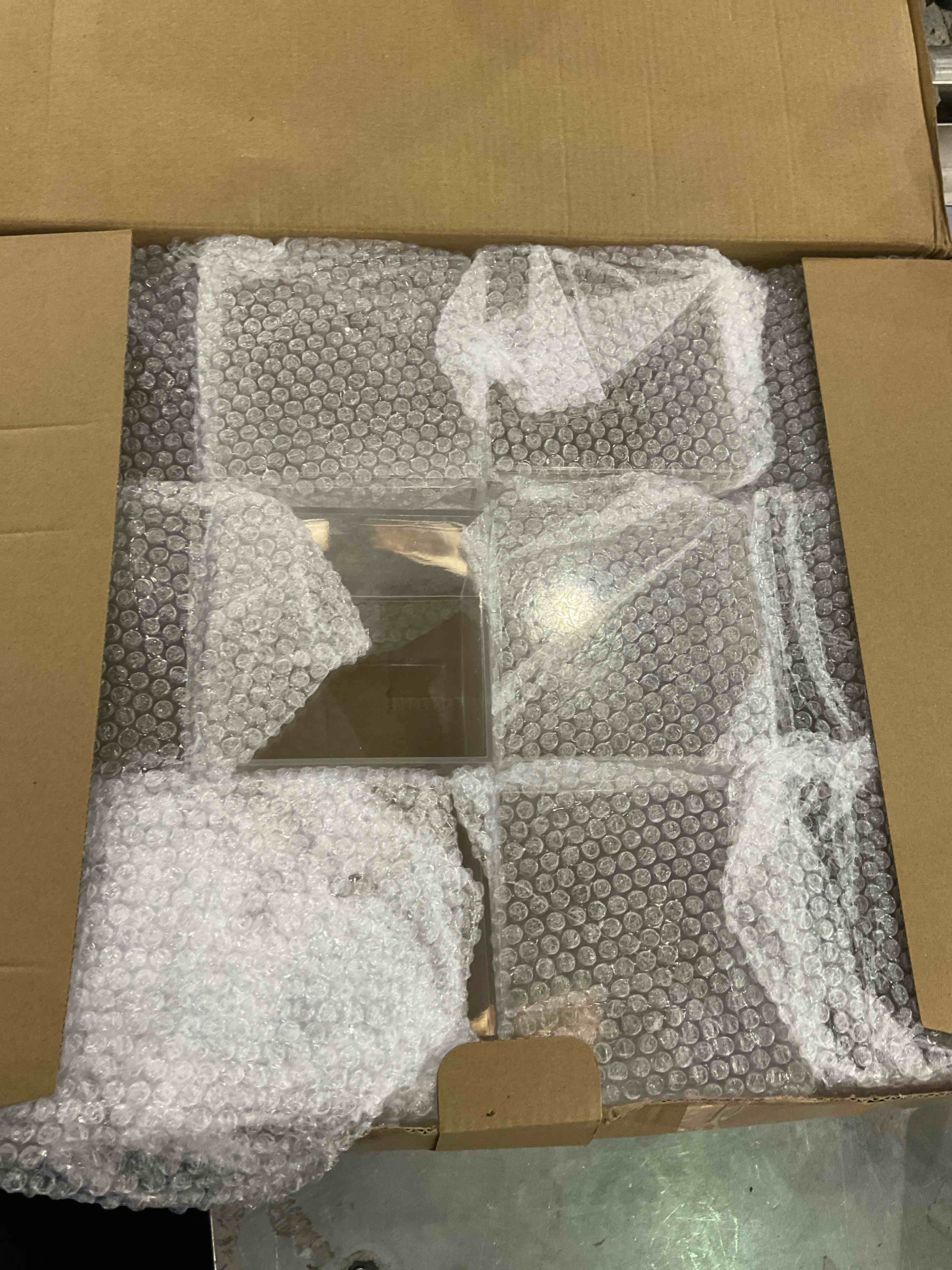 https://s3.amazonaws.com/lotting-images-prod/BargainHunt/EXS01137912_1706551318451.jpeg