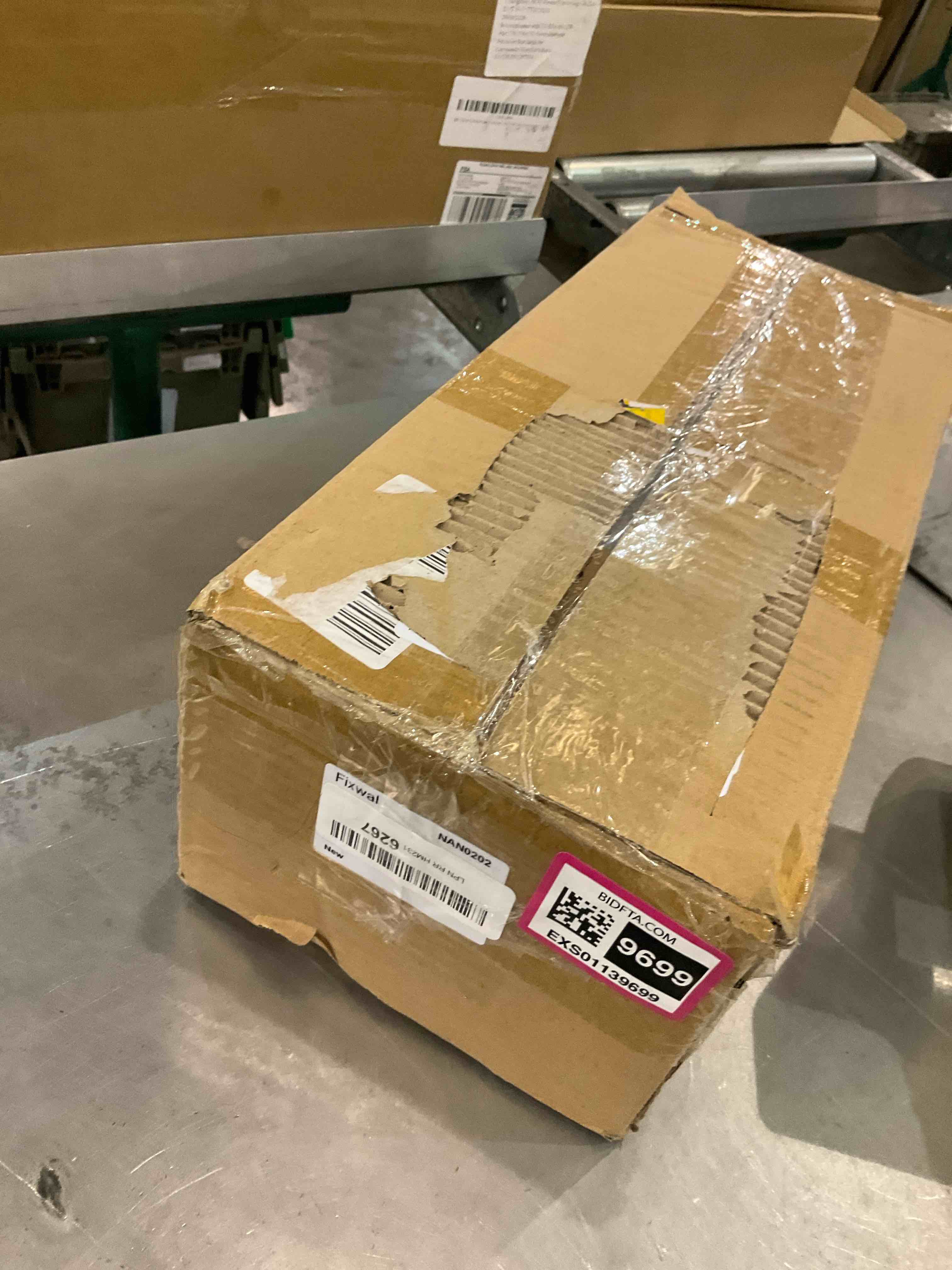 https://s3.amazonaws.com/lotting-images-prod/BargainHunt/EXS01139699_1706625915658.jpeg