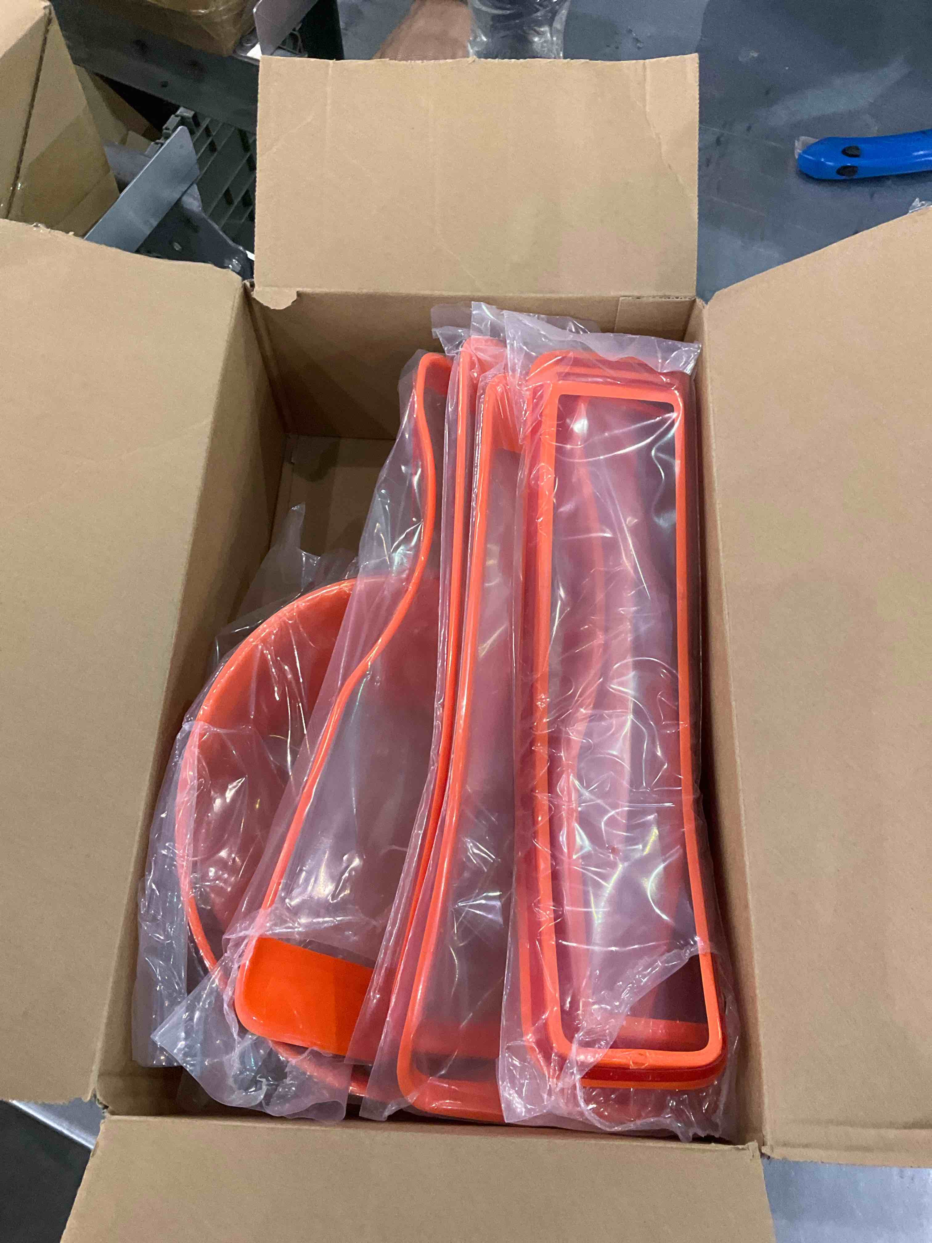 https://s3.amazonaws.com/lotting-images-prod/BargainHunt/EXS01139814_1706703293762.jpeg