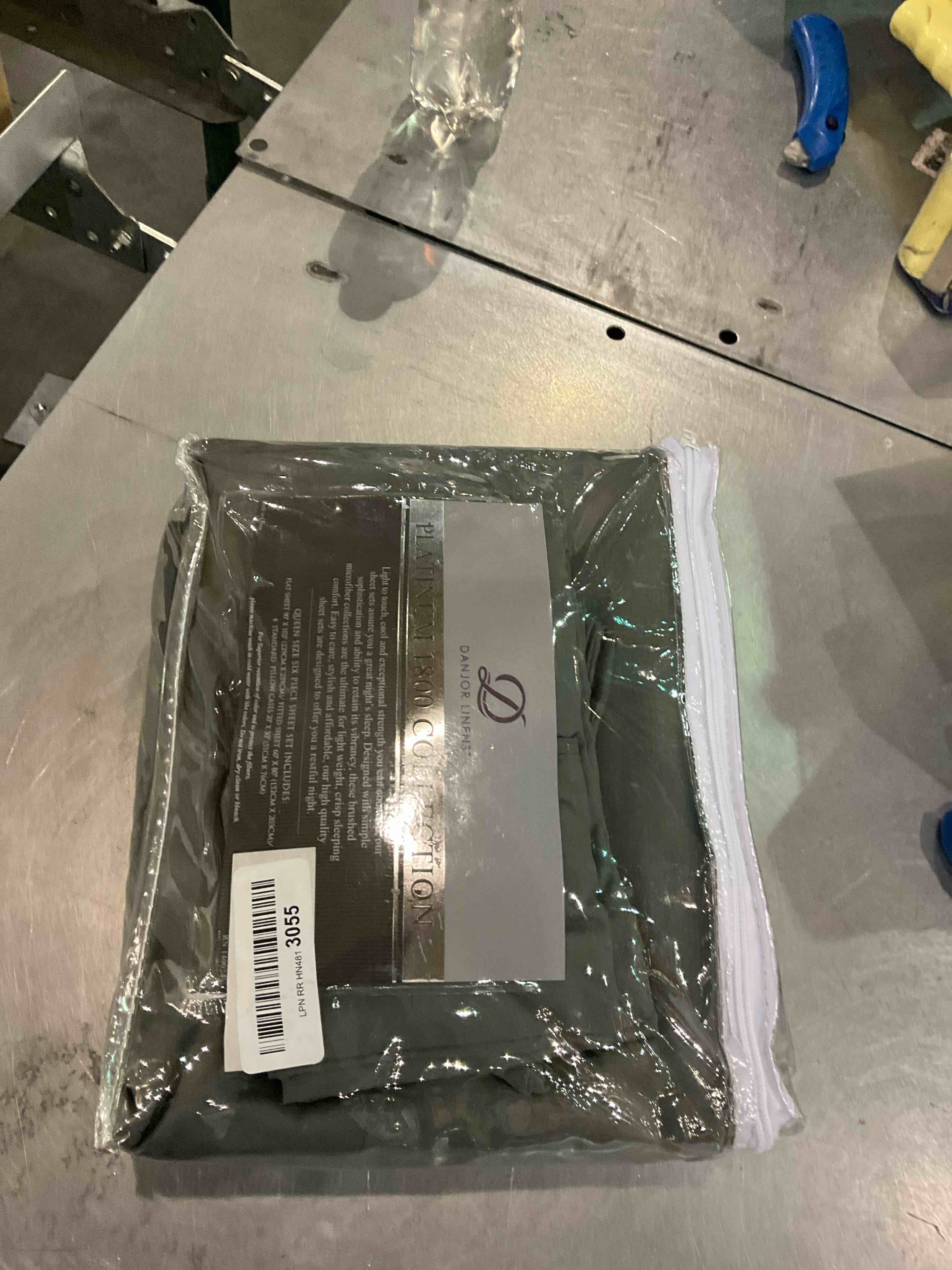https://s3.amazonaws.com/lotting-images-prod/BargainHunt/EXS01139838_1706705716967.jpeg