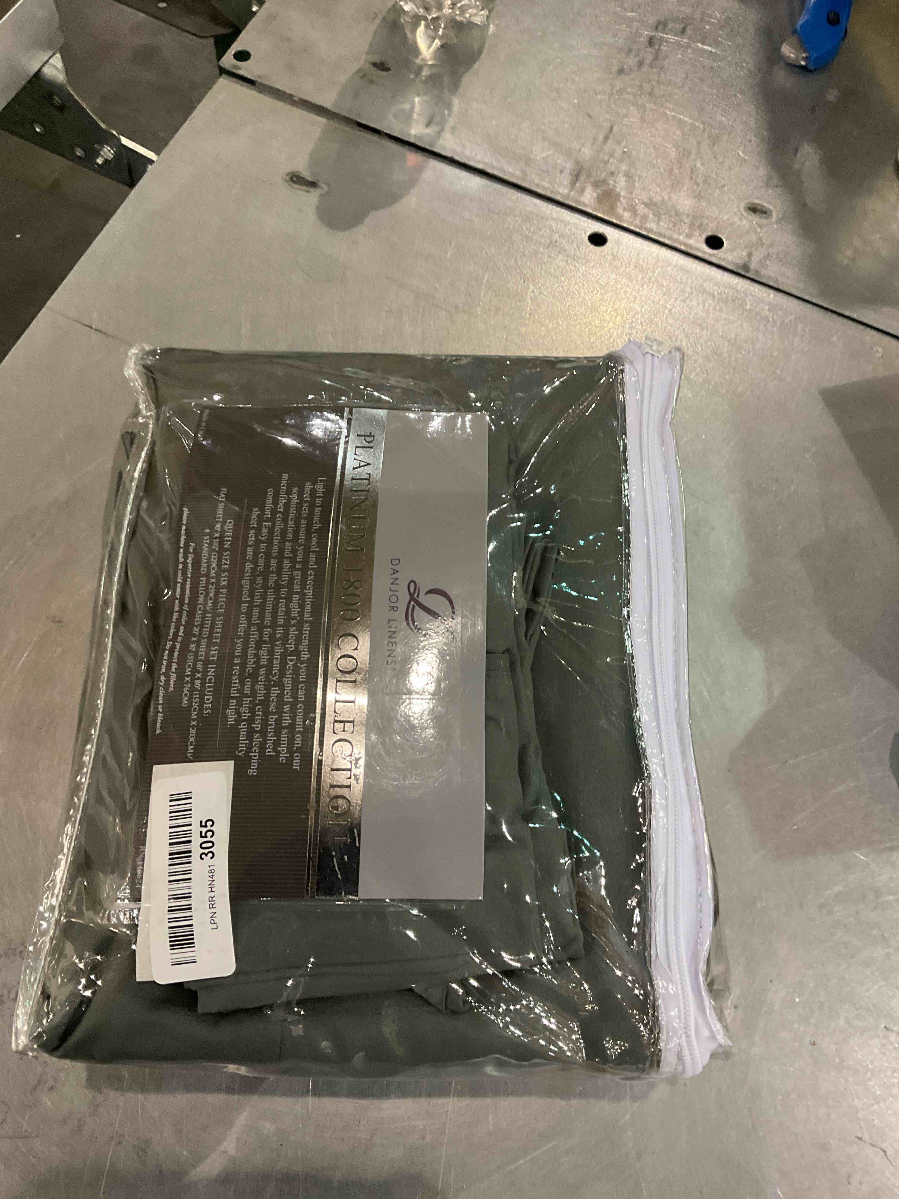 https://s3.amazonaws.com/lotting-images-prod/BargainHunt/EXS01139838_1706705718237.jpeg