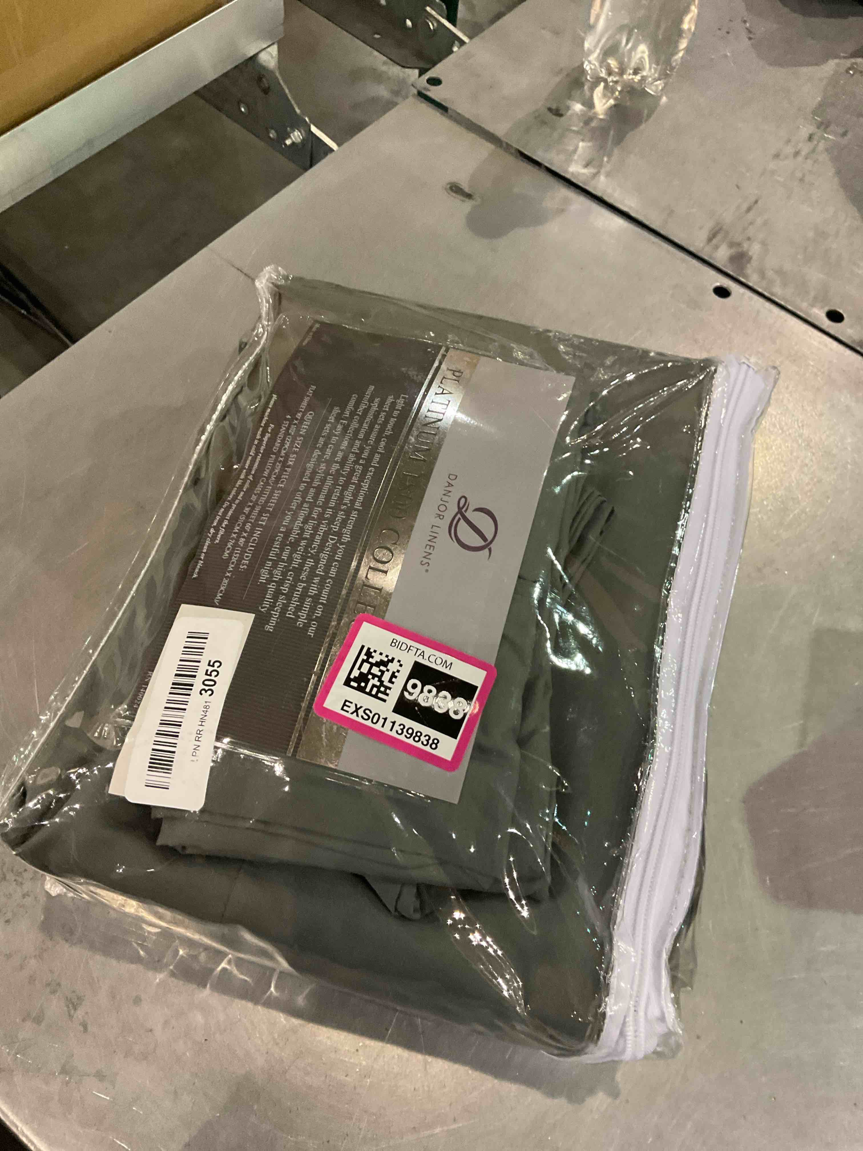 https://s3.amazonaws.com/lotting-images-prod/BargainHunt/EXS01139838_1706705724227.jpeg