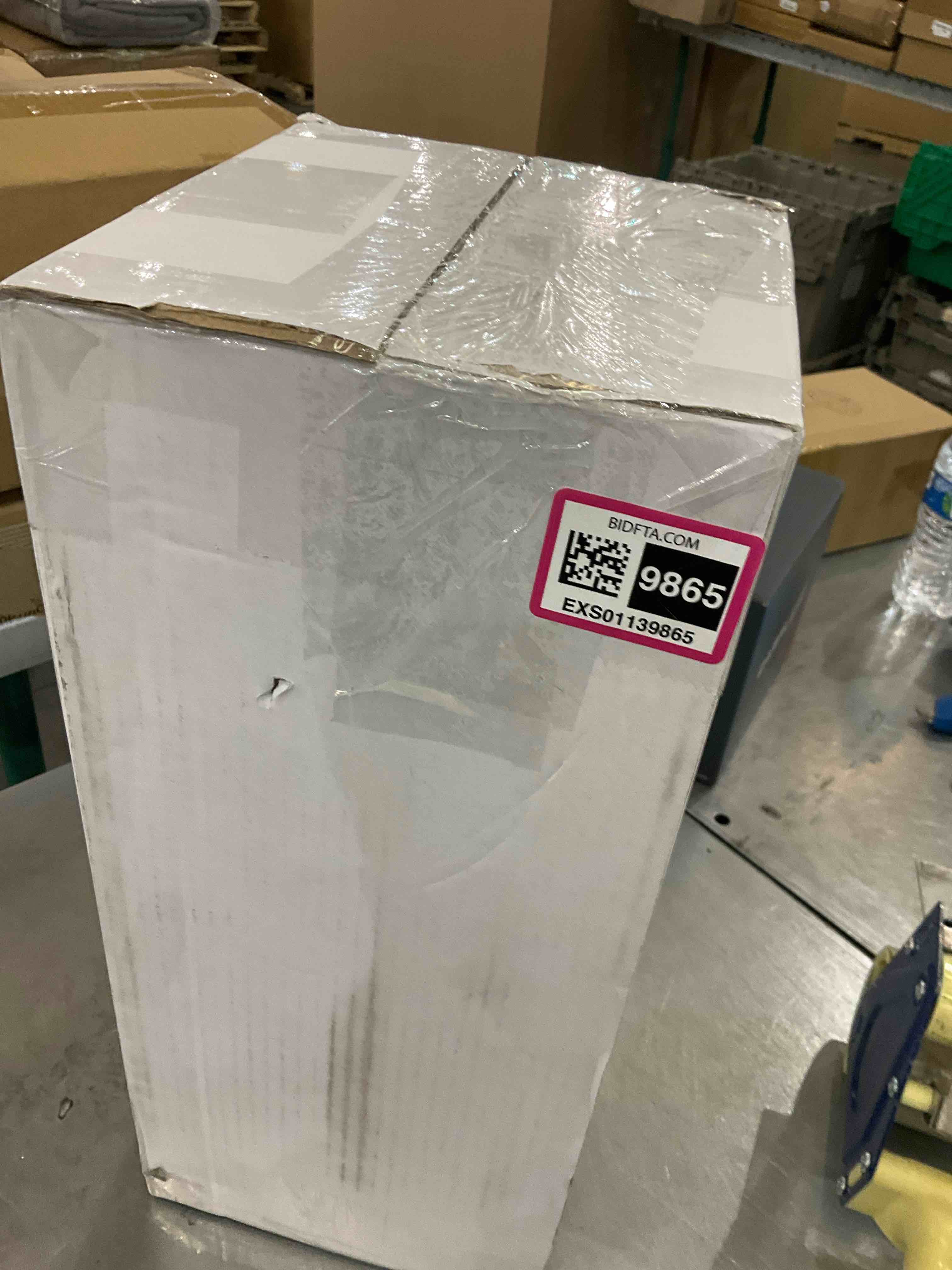 https://s3.amazonaws.com/lotting-images-prod/BargainHunt/EXS01139865_1706716910240.jpeg