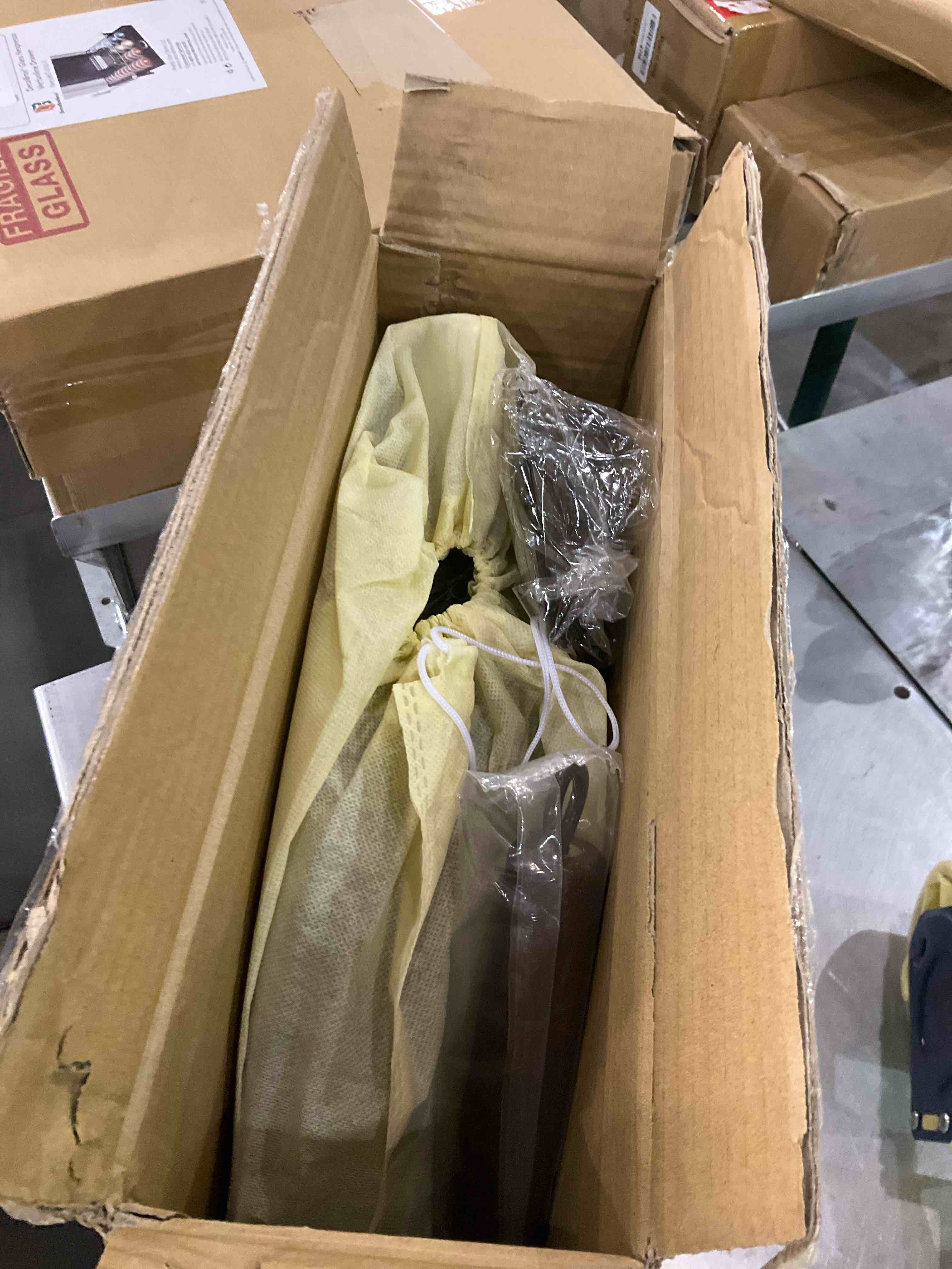https://s3.amazonaws.com/lotting-images-prod/BargainHunt/EXS01139963_1706791057394.jpeg