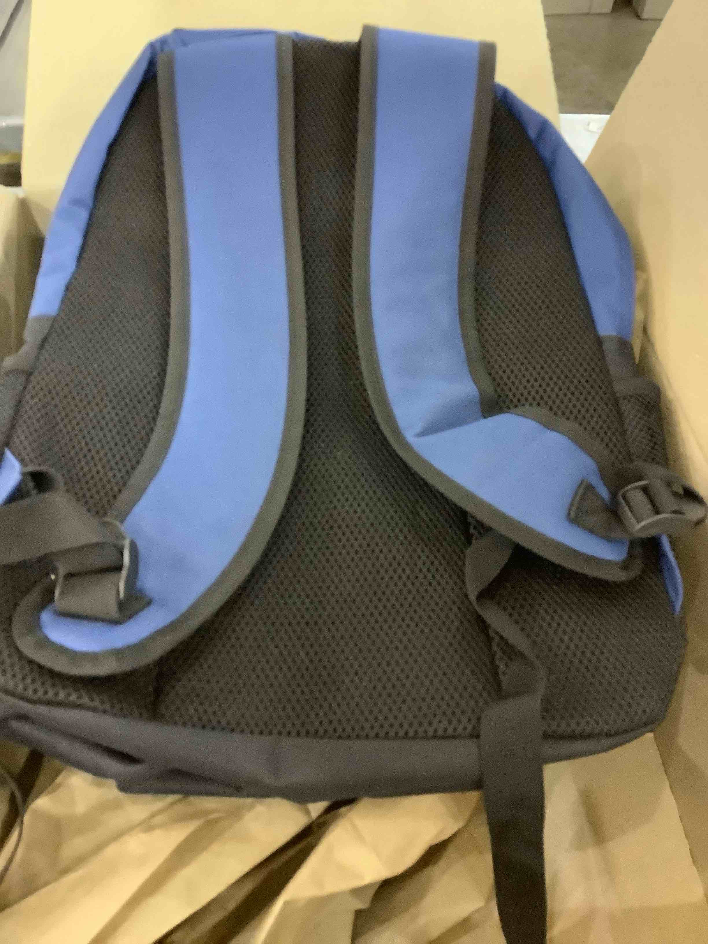 https://s3.amazonaws.com/lotting-images-prod/BargainHunt/EXS01140061_1709827628572.jpeg