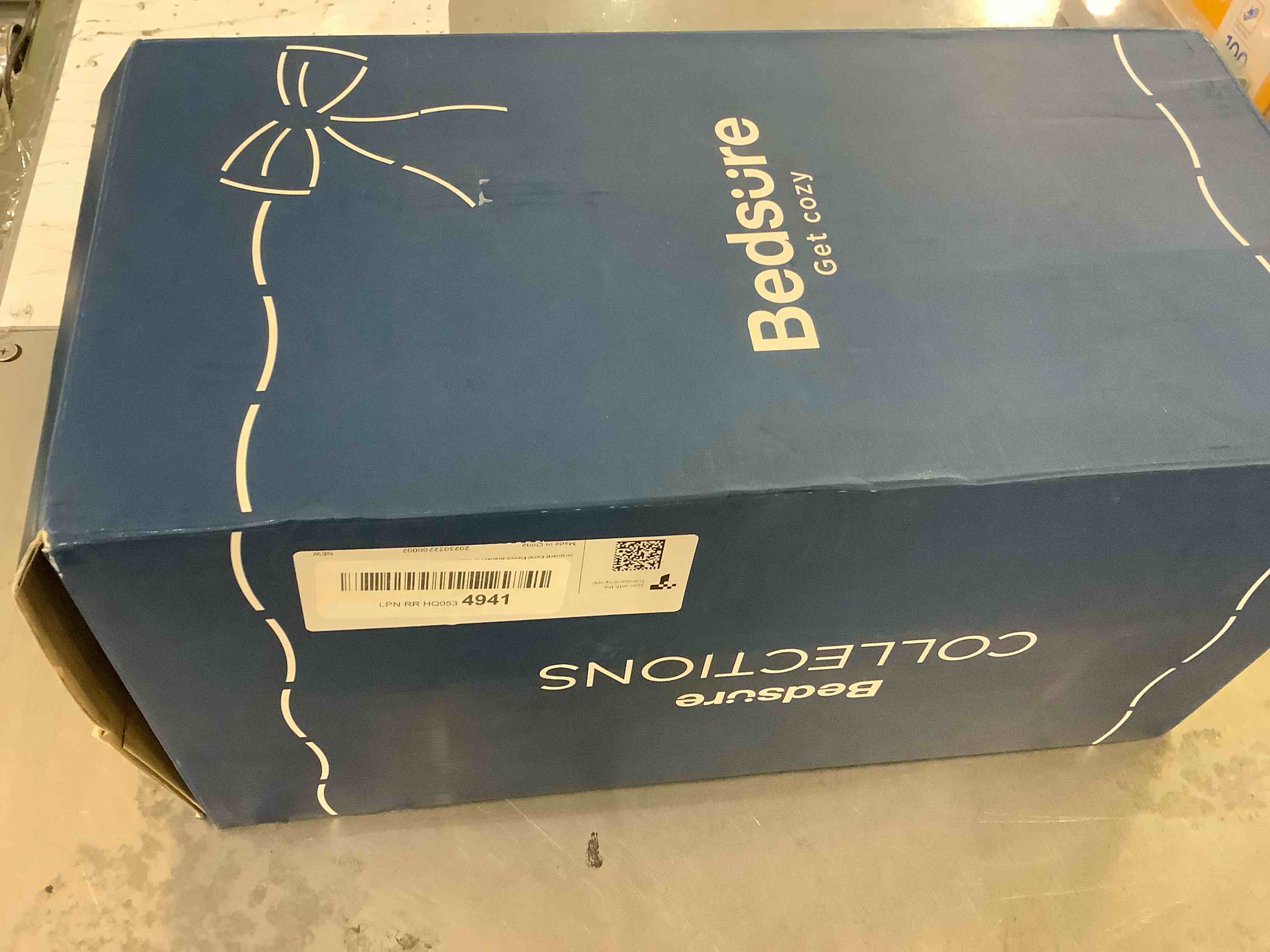 https://s3.amazonaws.com/lotting-images-prod/BargainHunt/EXS01140093_1709836041558.jpeg