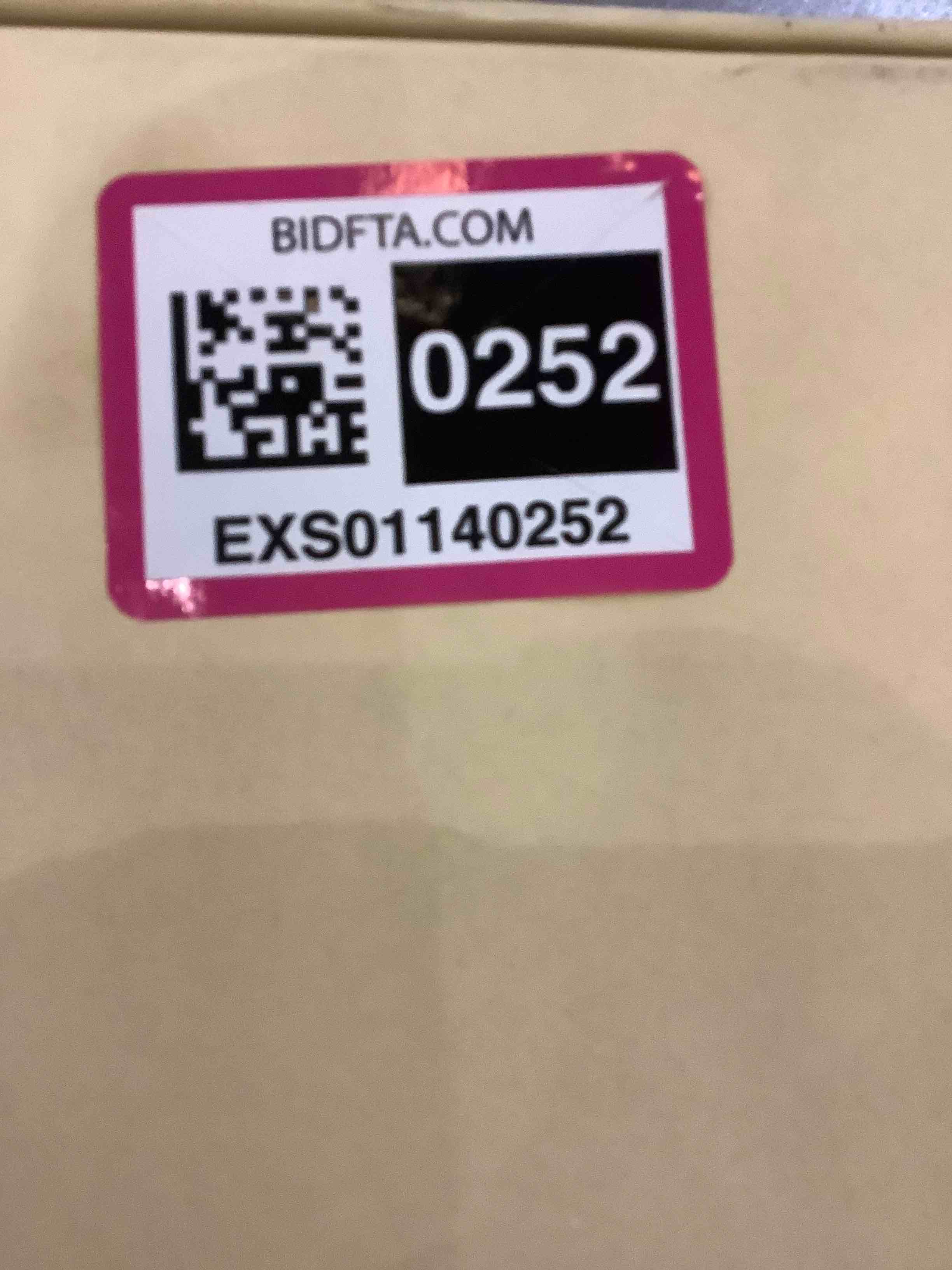 https://s3.amazonaws.com/lotting-images-prod/BargainHunt/EXS01140252_1710166727621.jpeg