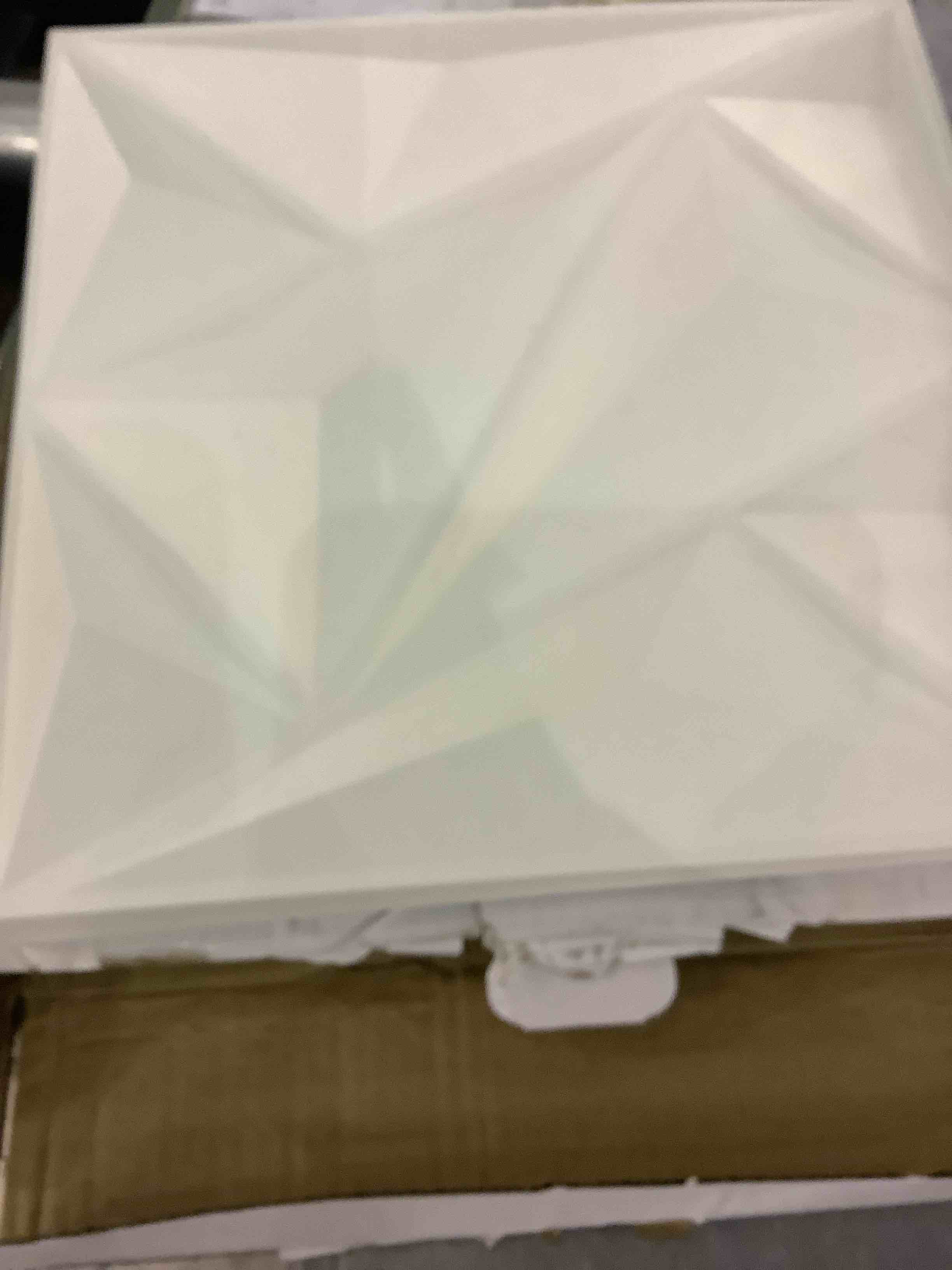 https://s3.amazonaws.com/lotting-images-prod/BargainHunt/EXS01140417_1710328966126.jpeg