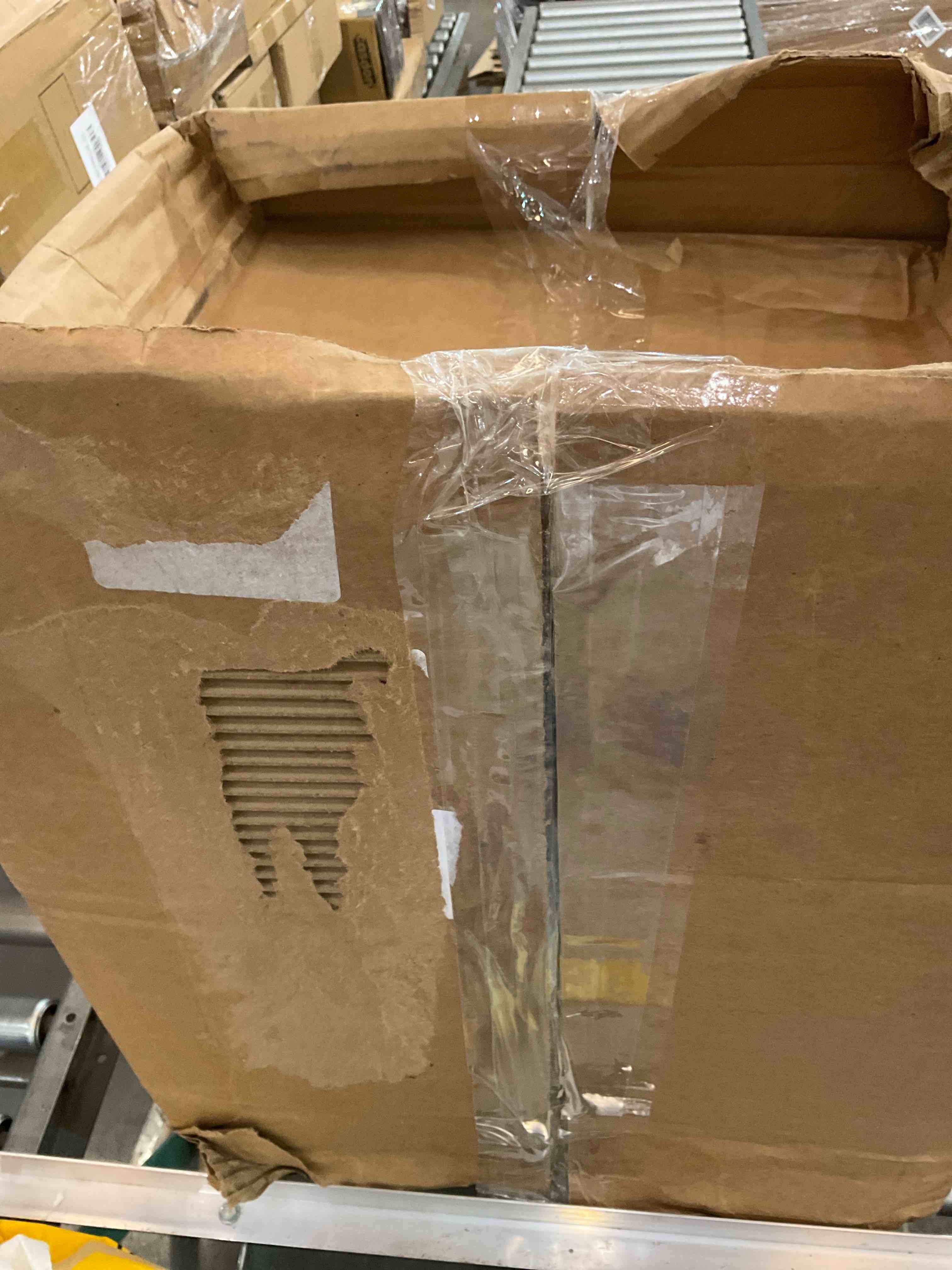 https://s3.amazonaws.com/lotting-images-prod/BargainHunt/EXS01140463_1710355259928.jpeg