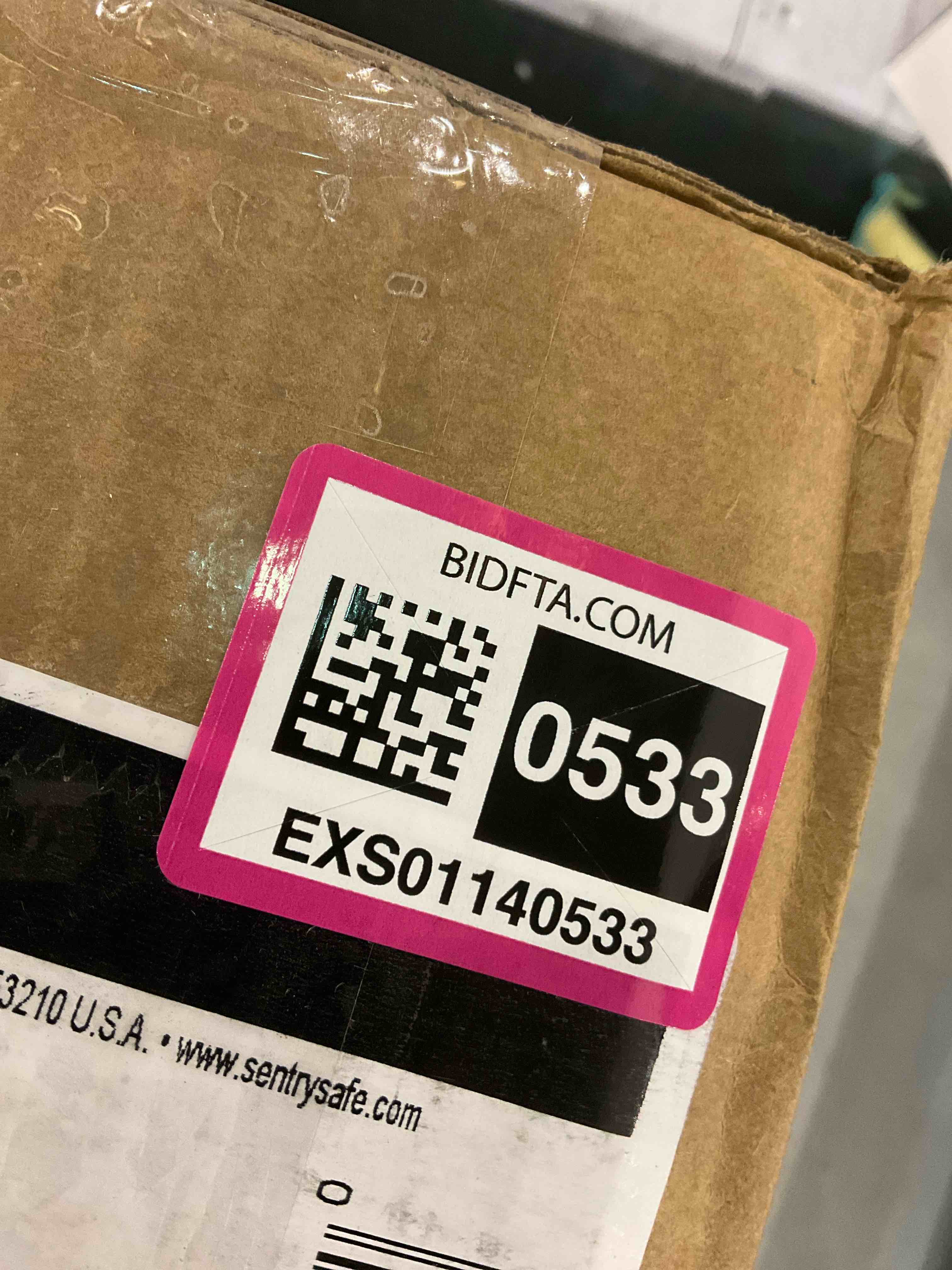 https://s3.amazonaws.com/lotting-images-prod/BargainHunt/EXS01140533_1708005036318.jpeg