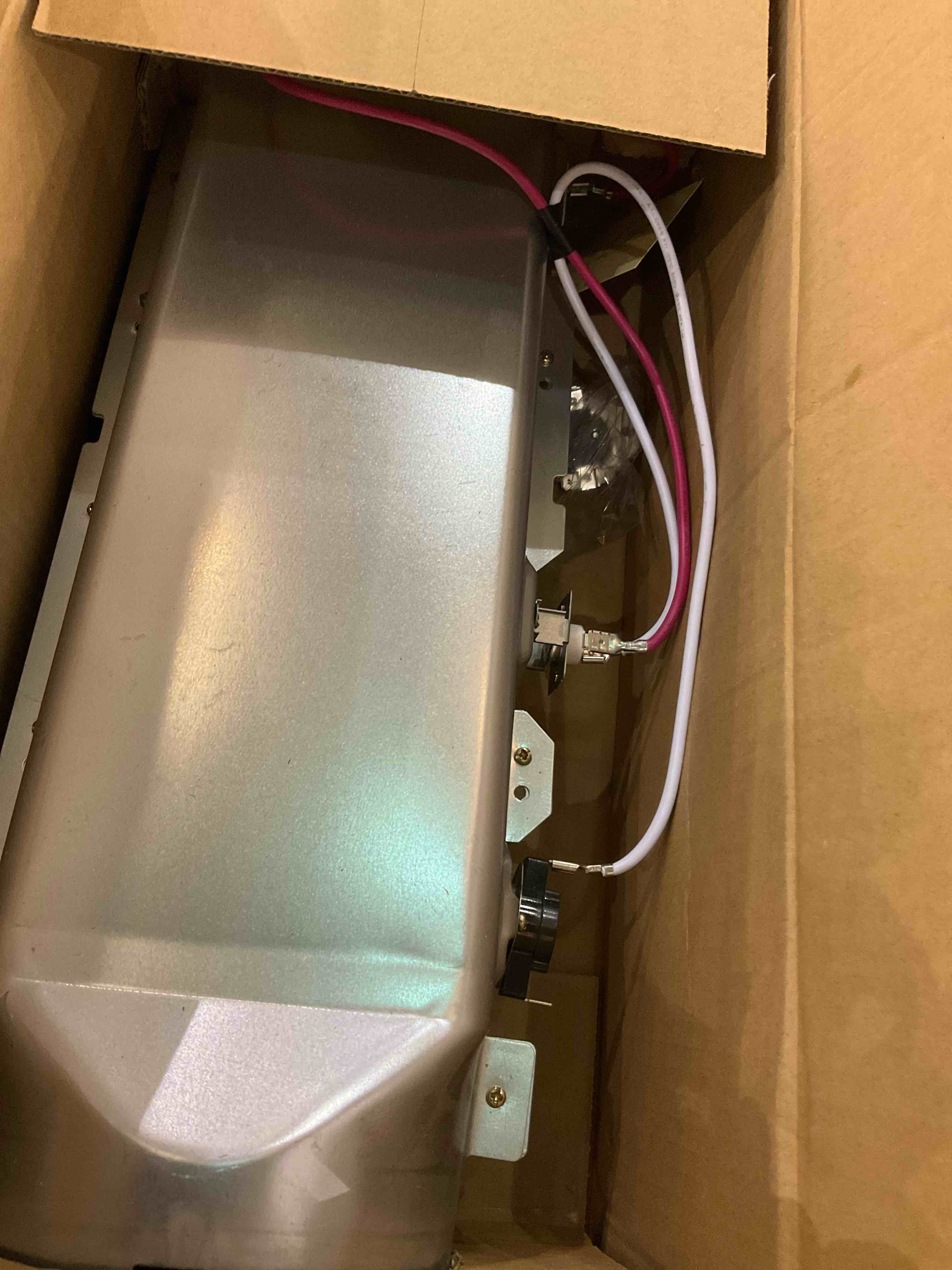https://s3.amazonaws.com/lotting-images-prod/BargainHunt/EXS01140709_1708101698330.jpeg