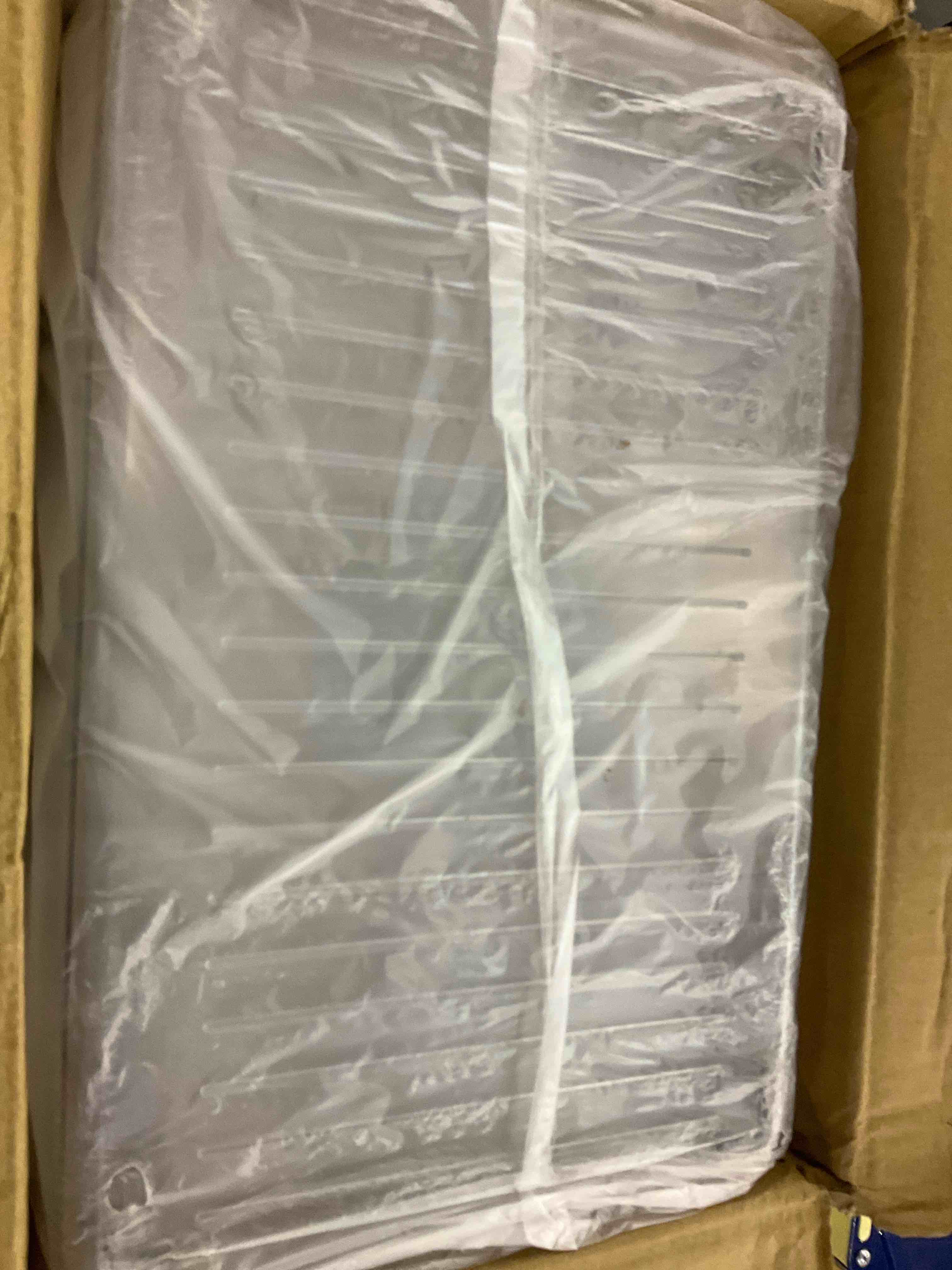 https://s3.amazonaws.com/lotting-images-prod/BargainHunt/EXS01141126_1707768597143.jpeg