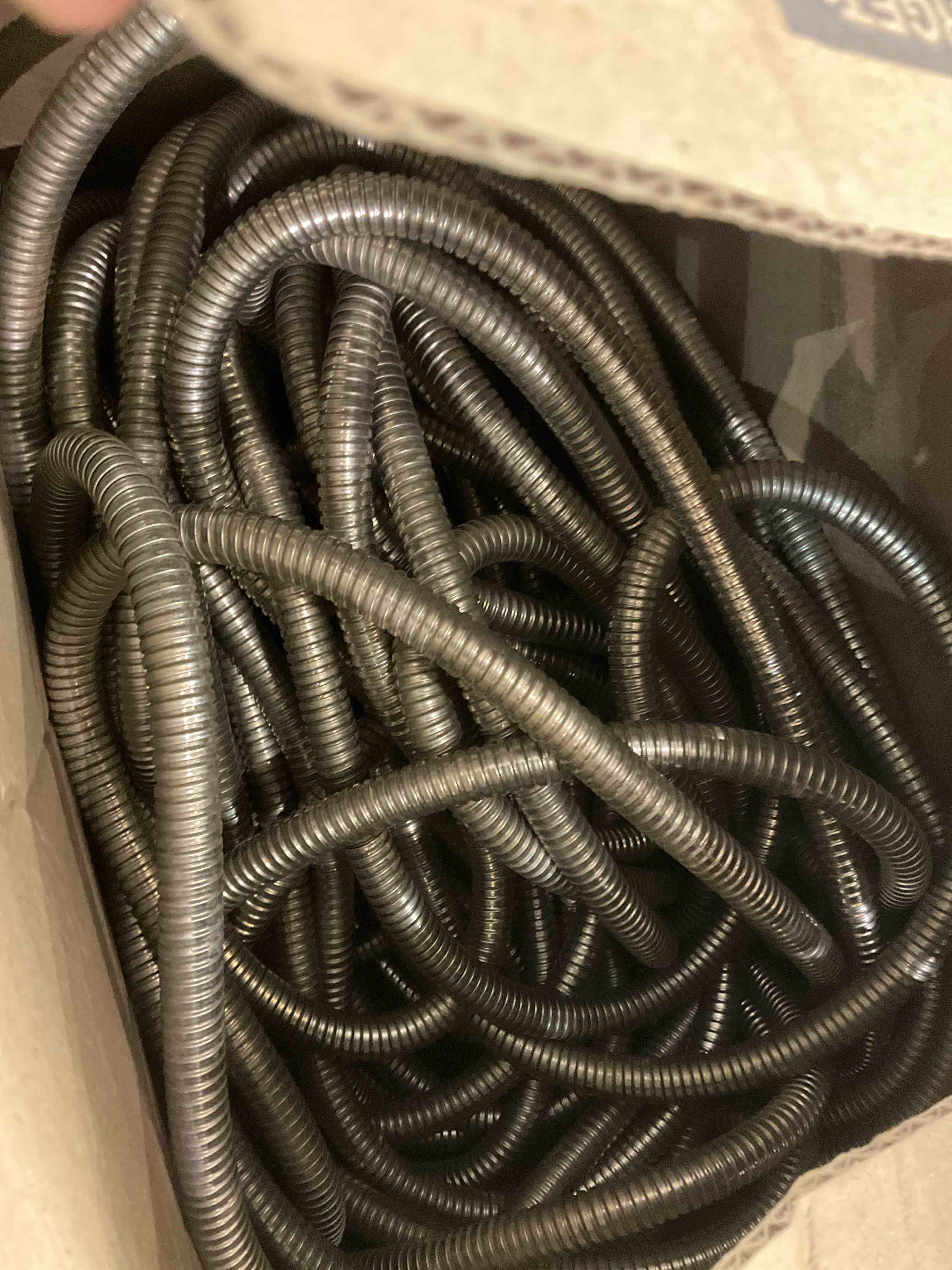 https://s3.amazonaws.com/lotting-images-prod/BargainHunt/EXS01141174_1707834351380.jpeg